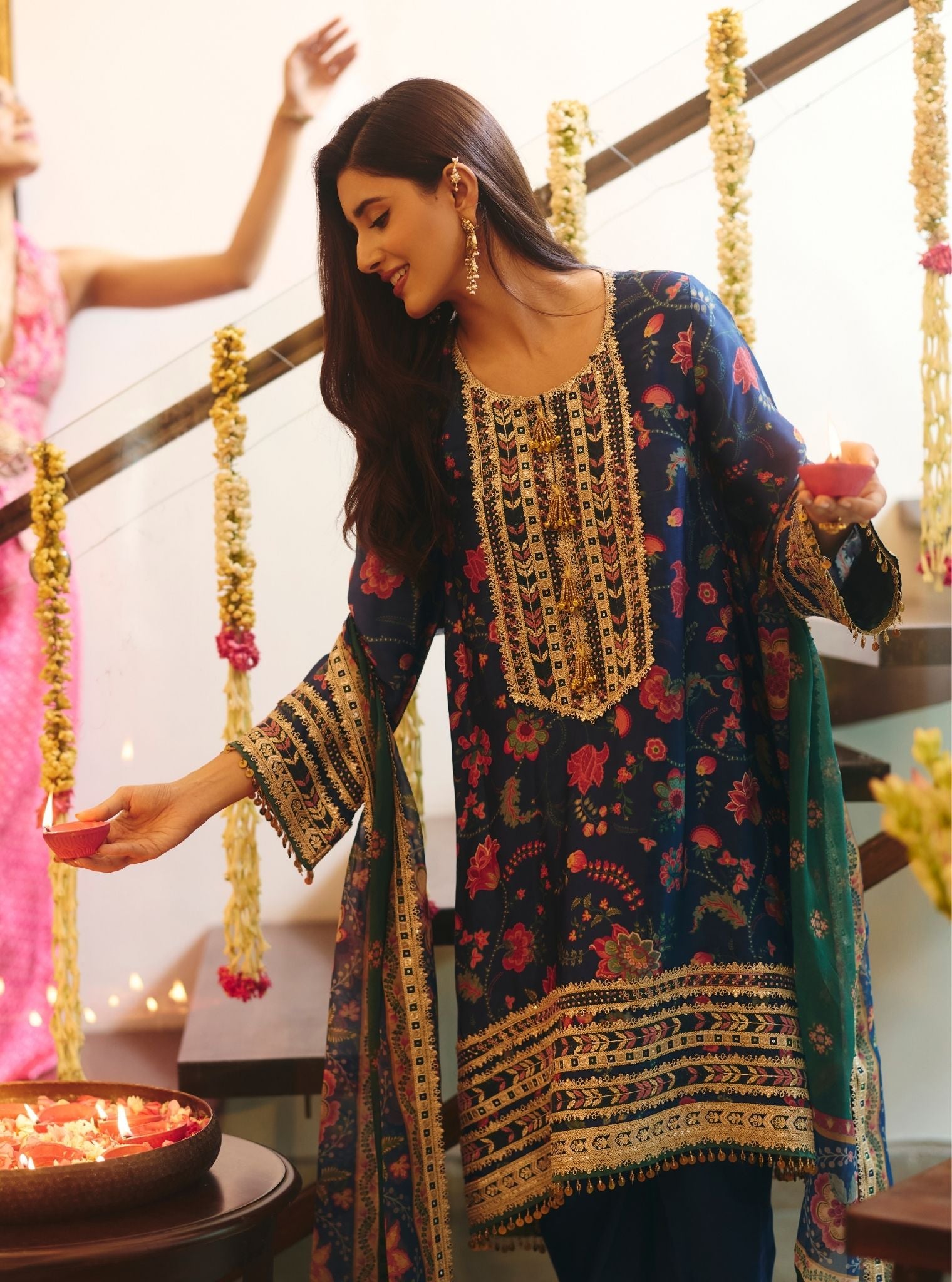 Sahi Cupro Satin Printed Navy Kurta with Navy Salwar Set