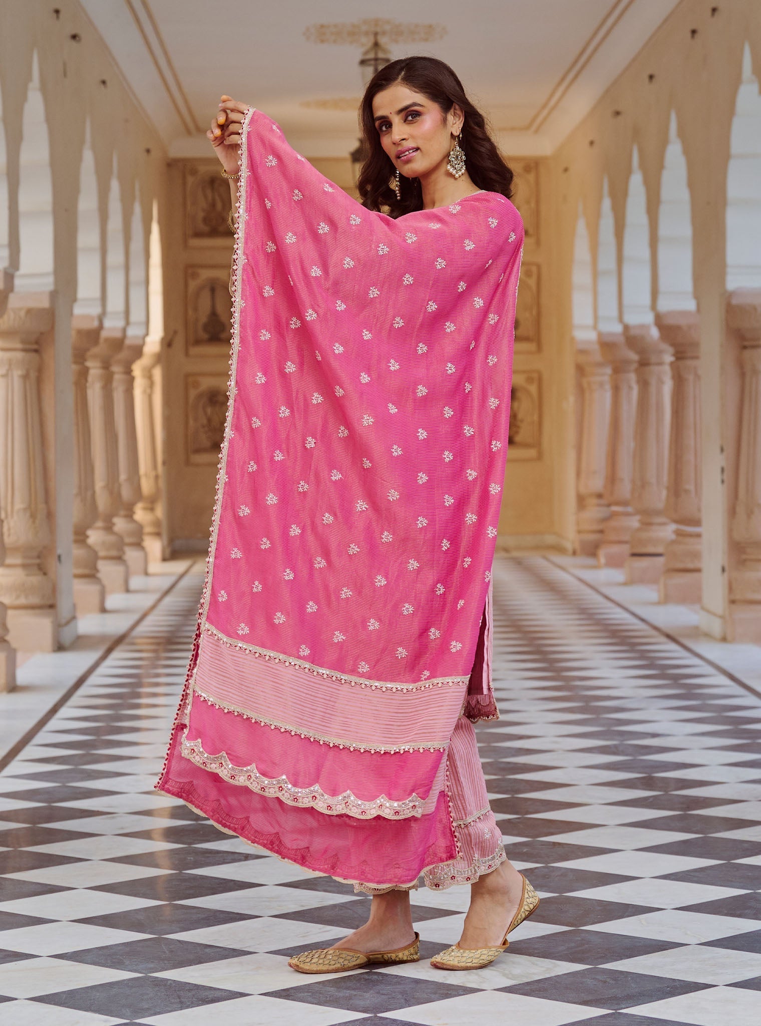 Gerua Banarsi Pink Kurta Set