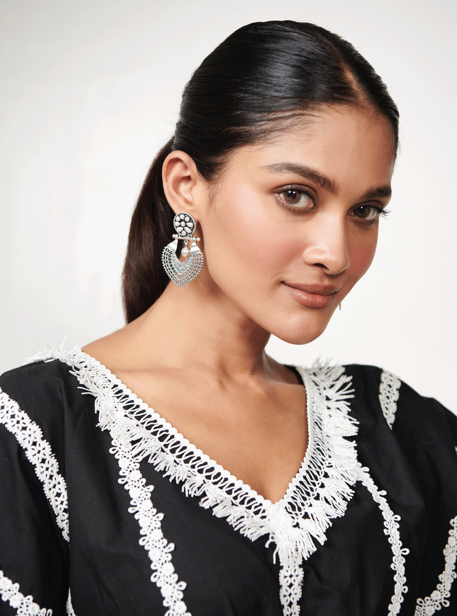 Vivian Cotton Black Kaftan With Irena White Pant