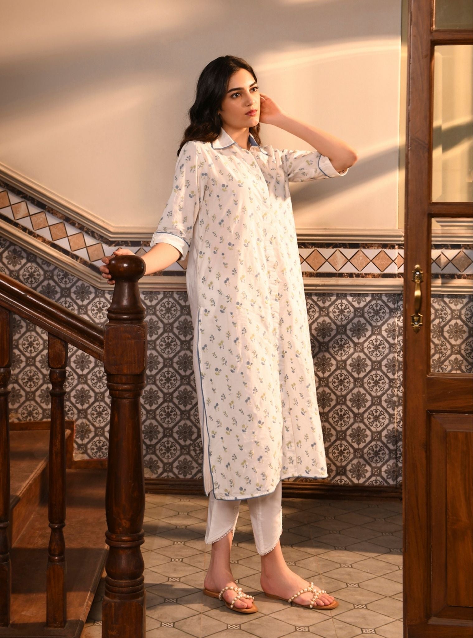 Mulmul Cotton Mahin White Kurta With Mulmul Cotton Inverted V Hem White Pant