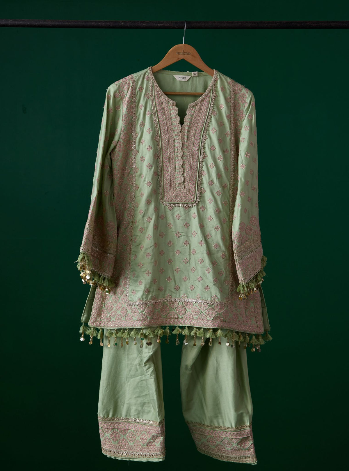 Arna Pima Satin Green Kurta Set