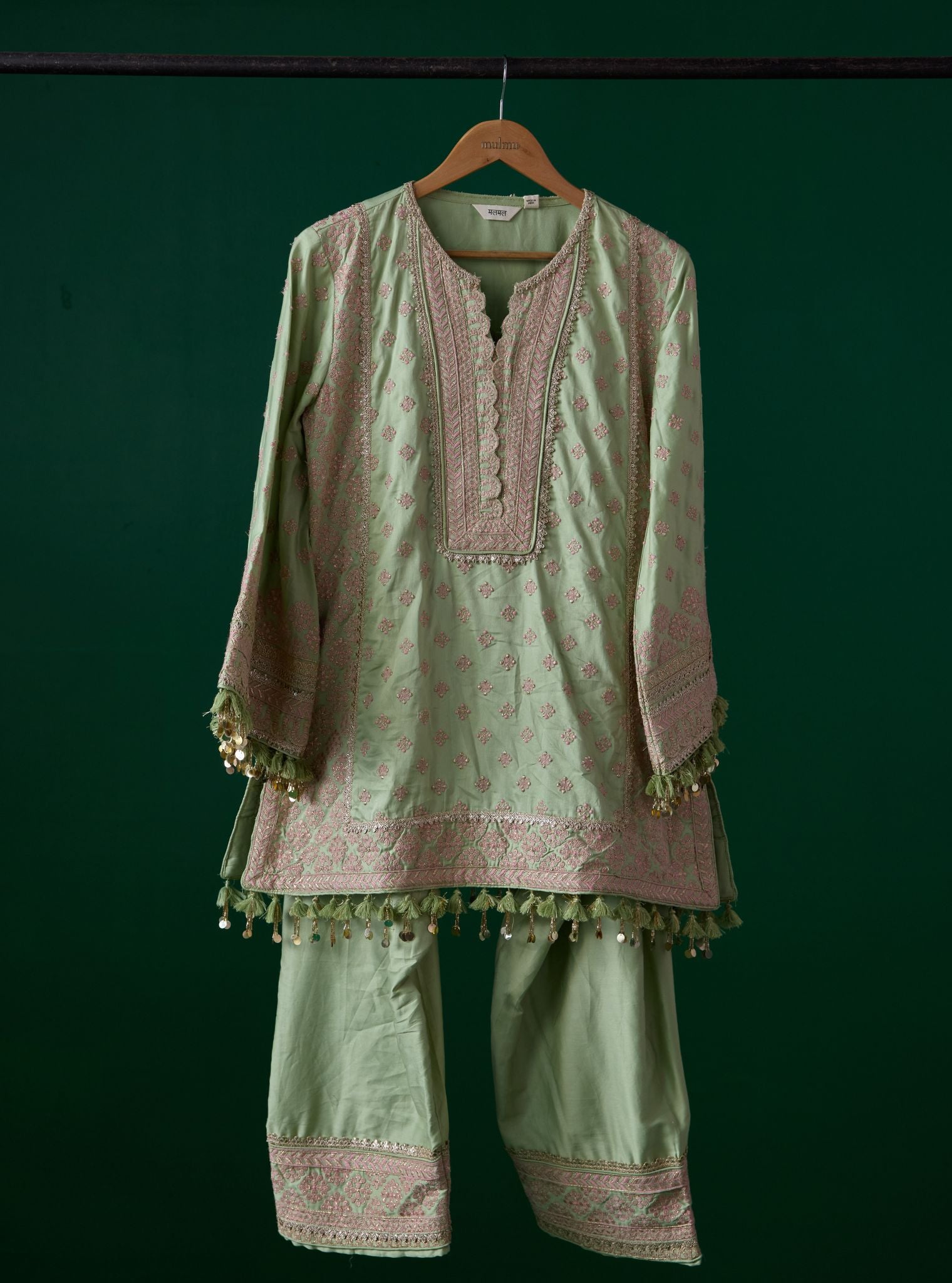 Arna Pima Satin Green Kurta Set