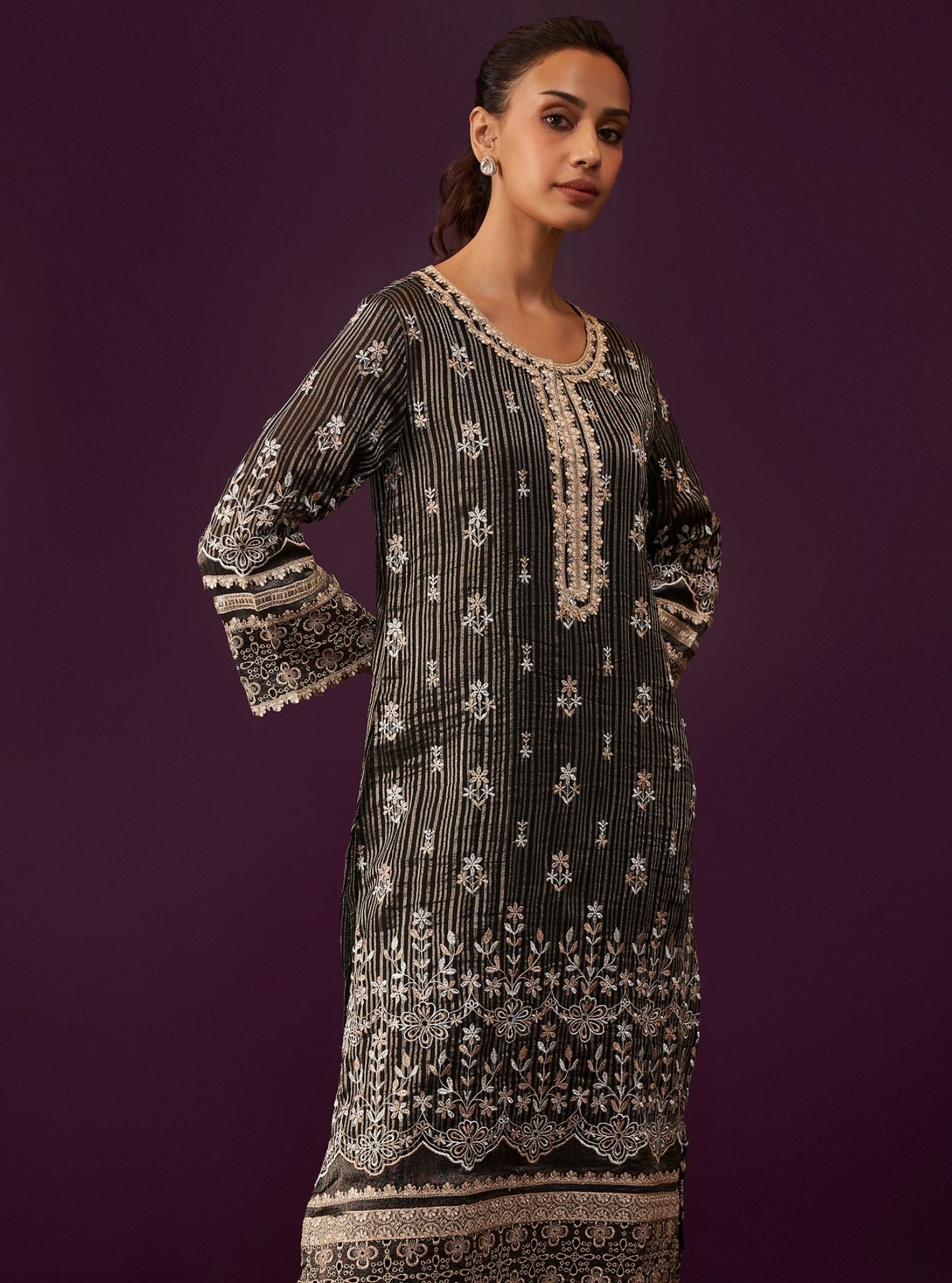 Mulmul Banarsi Idaya Black Kurta With Mulmul Banarsi Idaya Black Pant