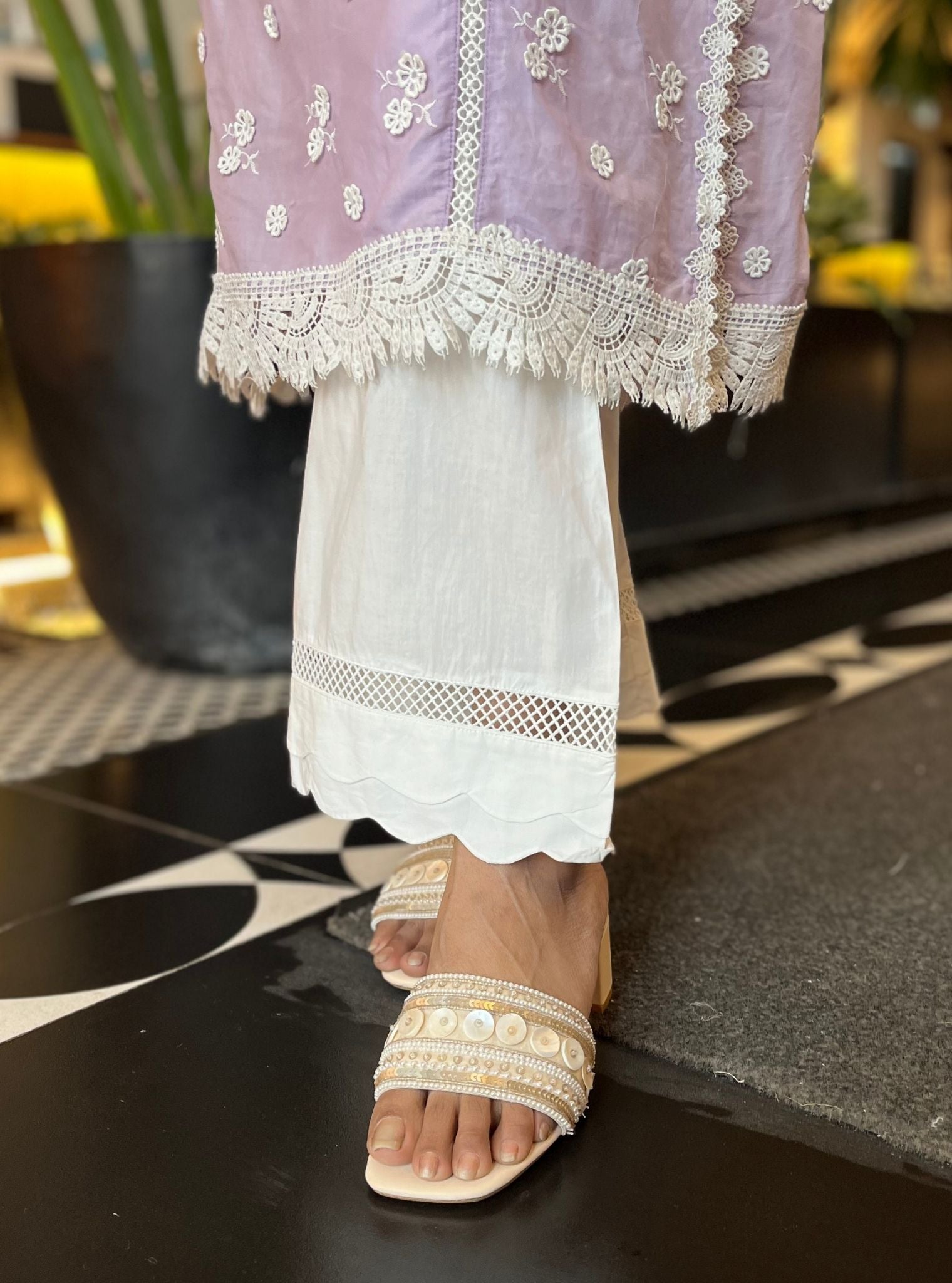 Mulmul Cotton Meha Lilac Kurta With Mulmul Cotton Scallop Lace White Pant