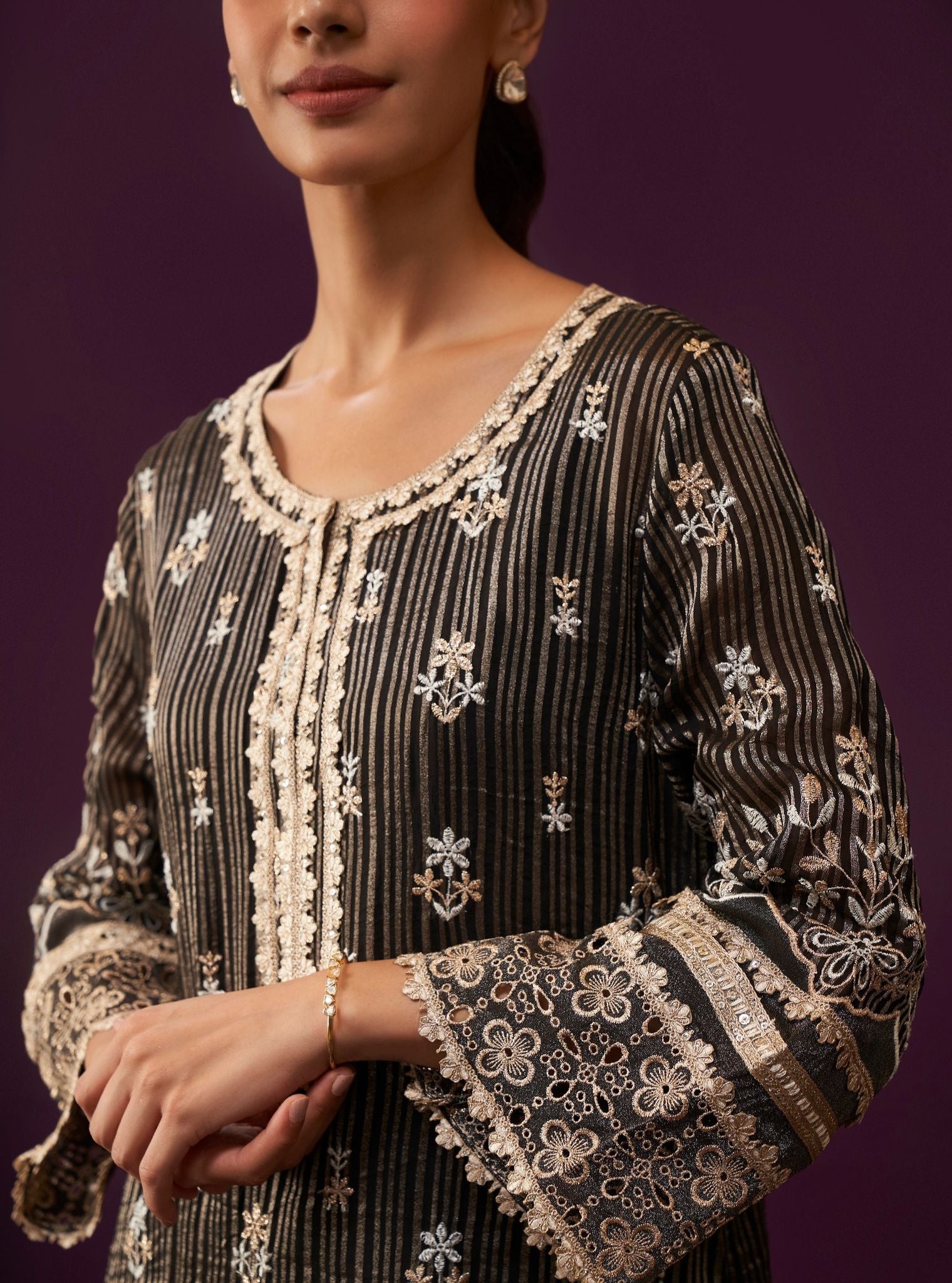 Mulmul Banarsi Idaya Black Kurta With Mulmul Banarsi Idaya Black Pant