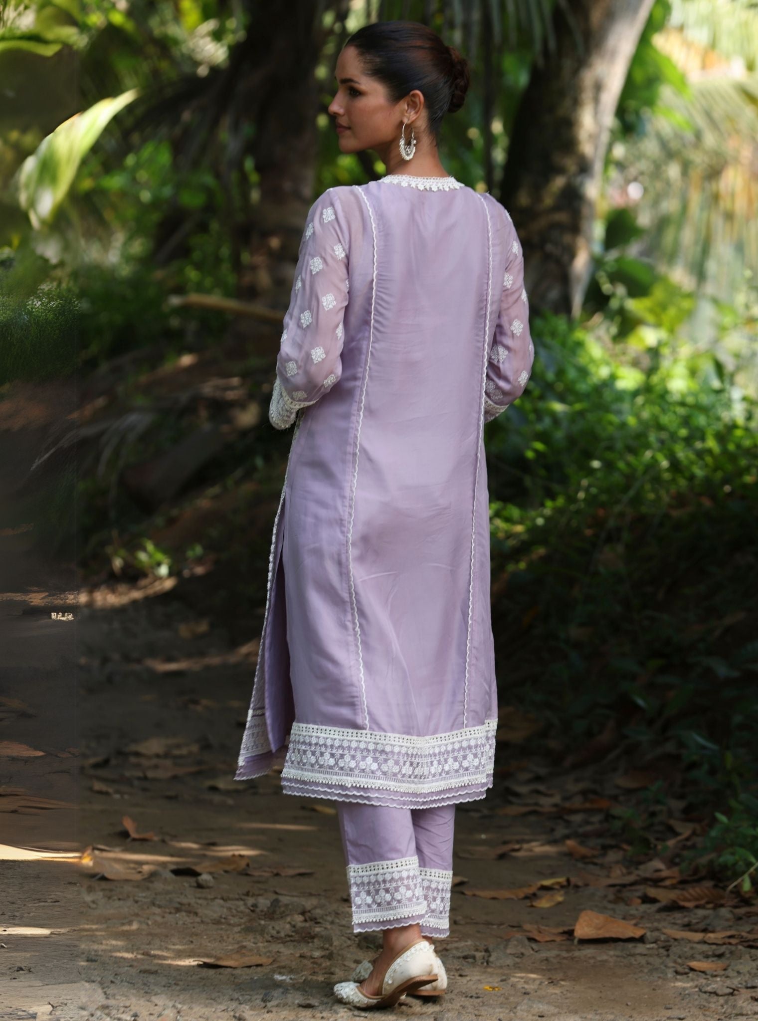 Mulmul Organza Kari Lavender Kurta With Mulmul Cotton Kari Lavender Pant