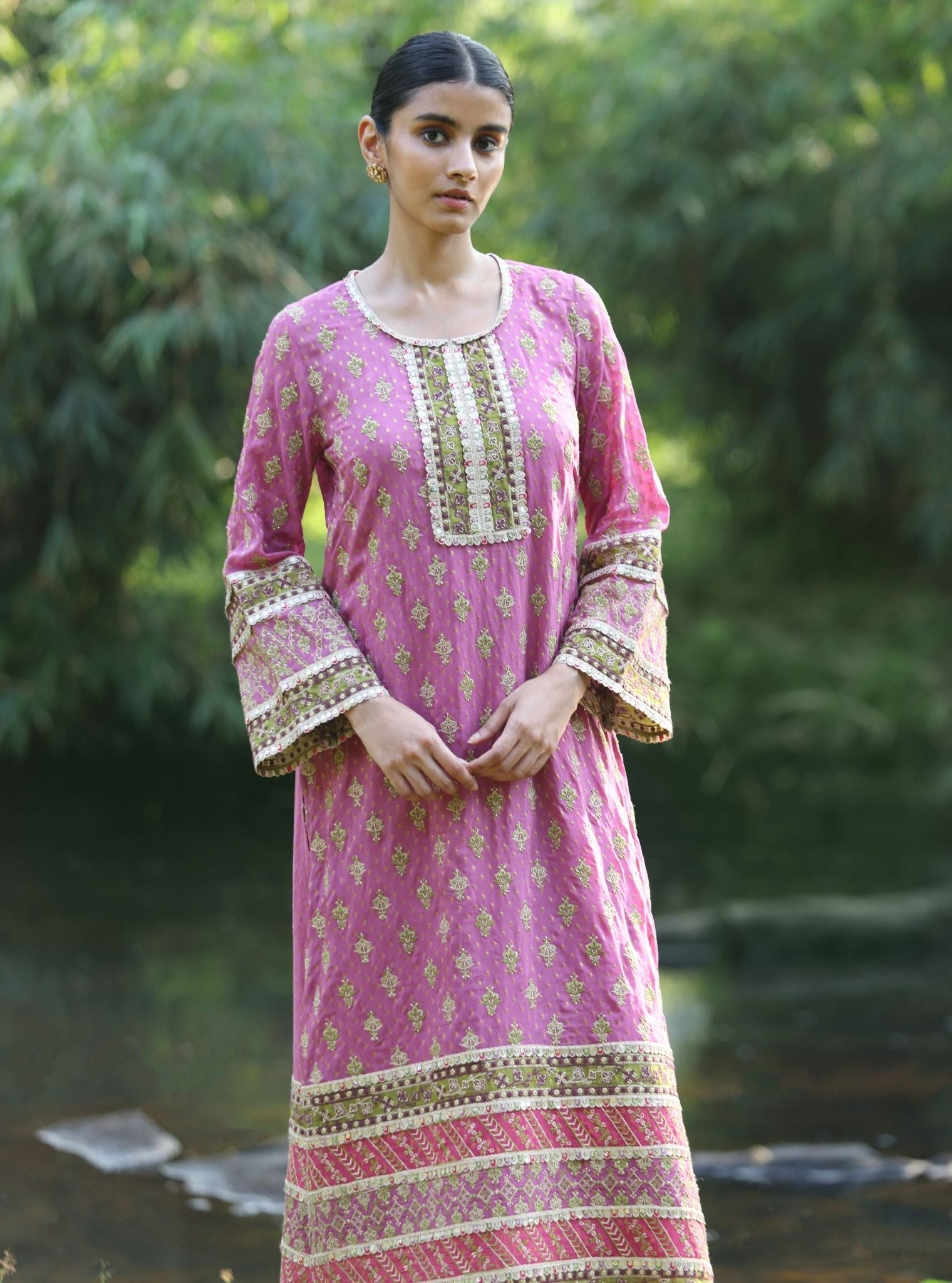 Mulmul Banarsi Dhoom Plum Kurta With Mulmul Banarsi Dhoom Plum Pant