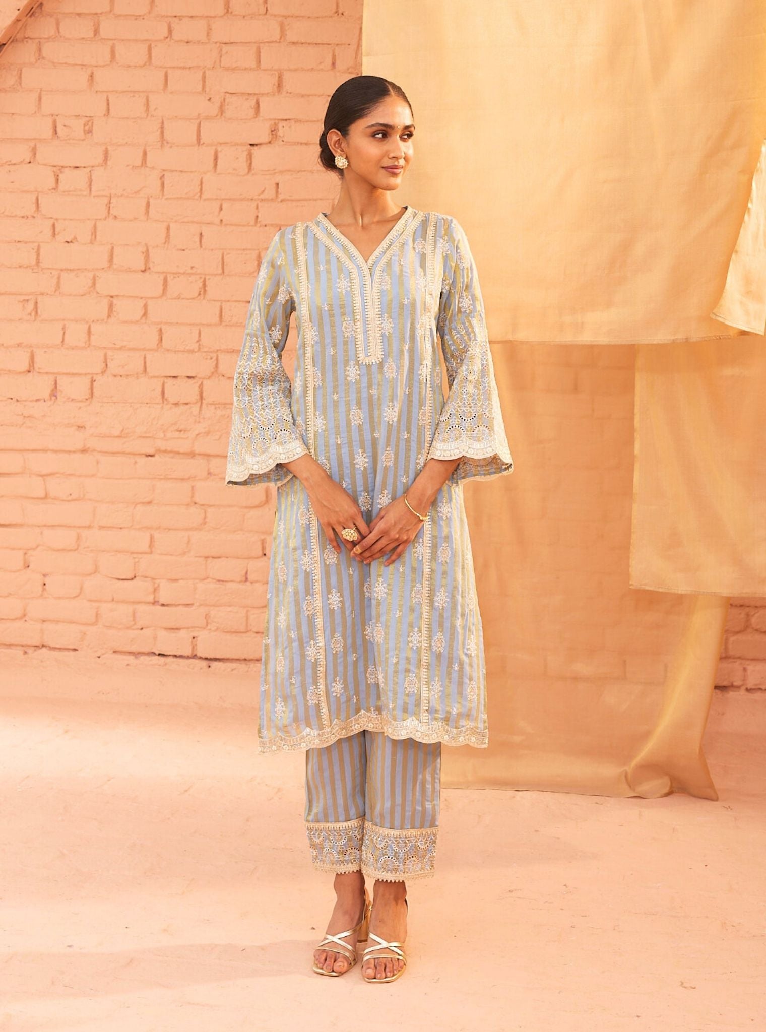 Mulmul Banarsi Hayden Blue Kurta With Mulmul Banarsi Hayden Blue Pant