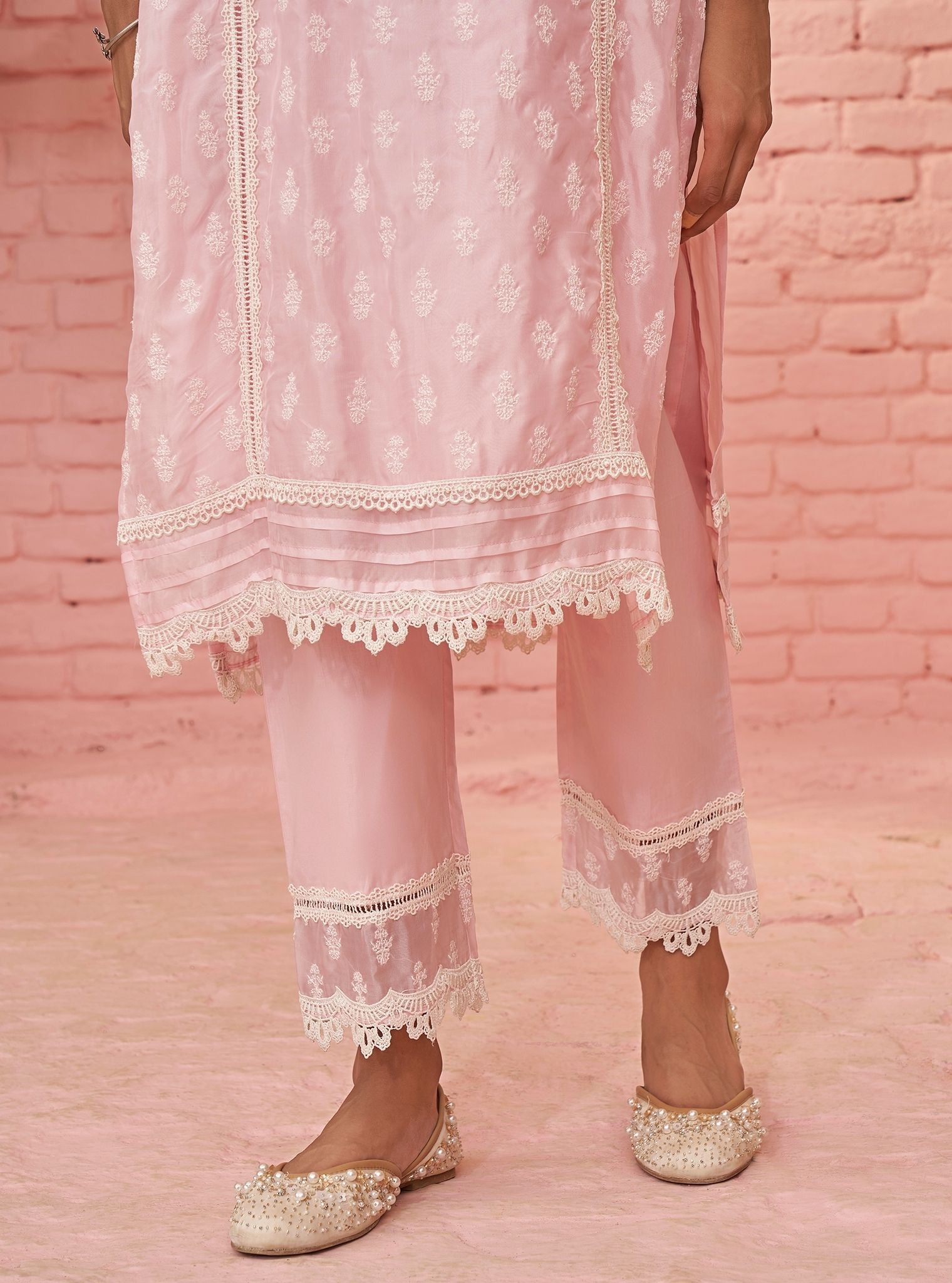 Mulmul Organza Aarina Pink Kurta With Mulmul Cotton Aarina Pink Pant