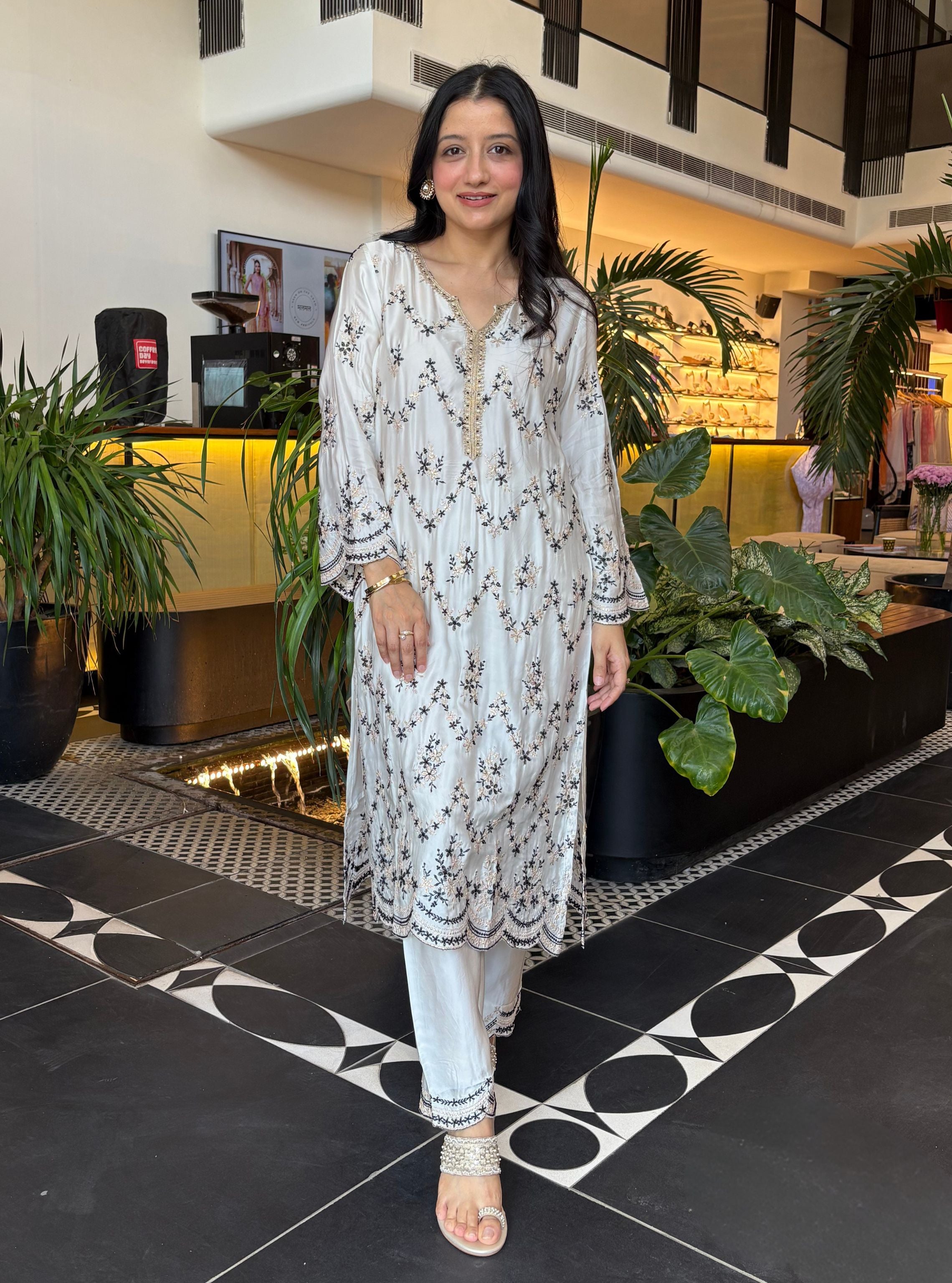 Mulmul Cupro Valaya White Kurta with Mulmul Cupro Valaya White Pant