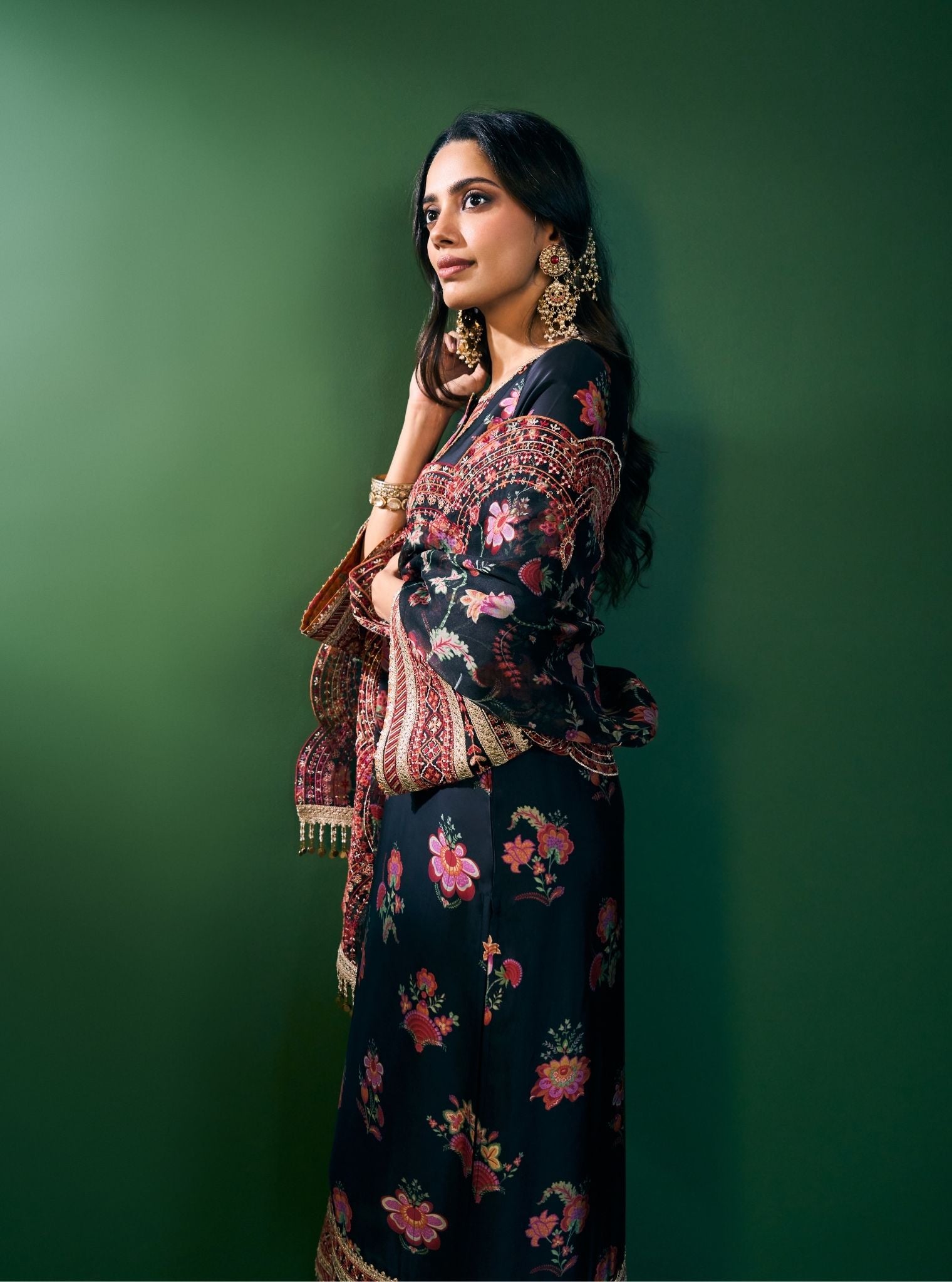 Ovia Cupro Satin Printed Black Kurta Set