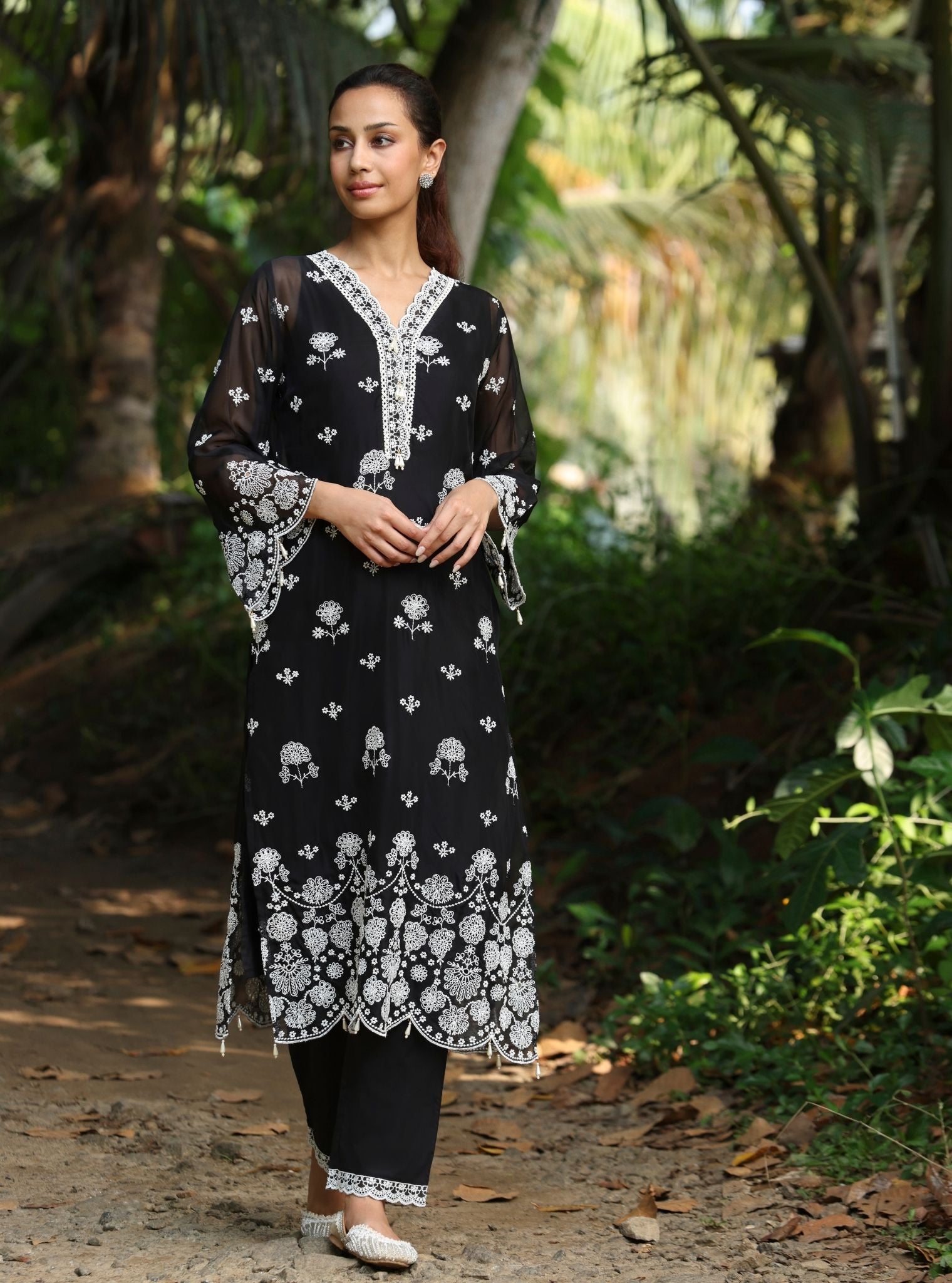 Mulmul Organza Kiyan Black Kurta With Mulmul Cotton Kiyan Black Pant