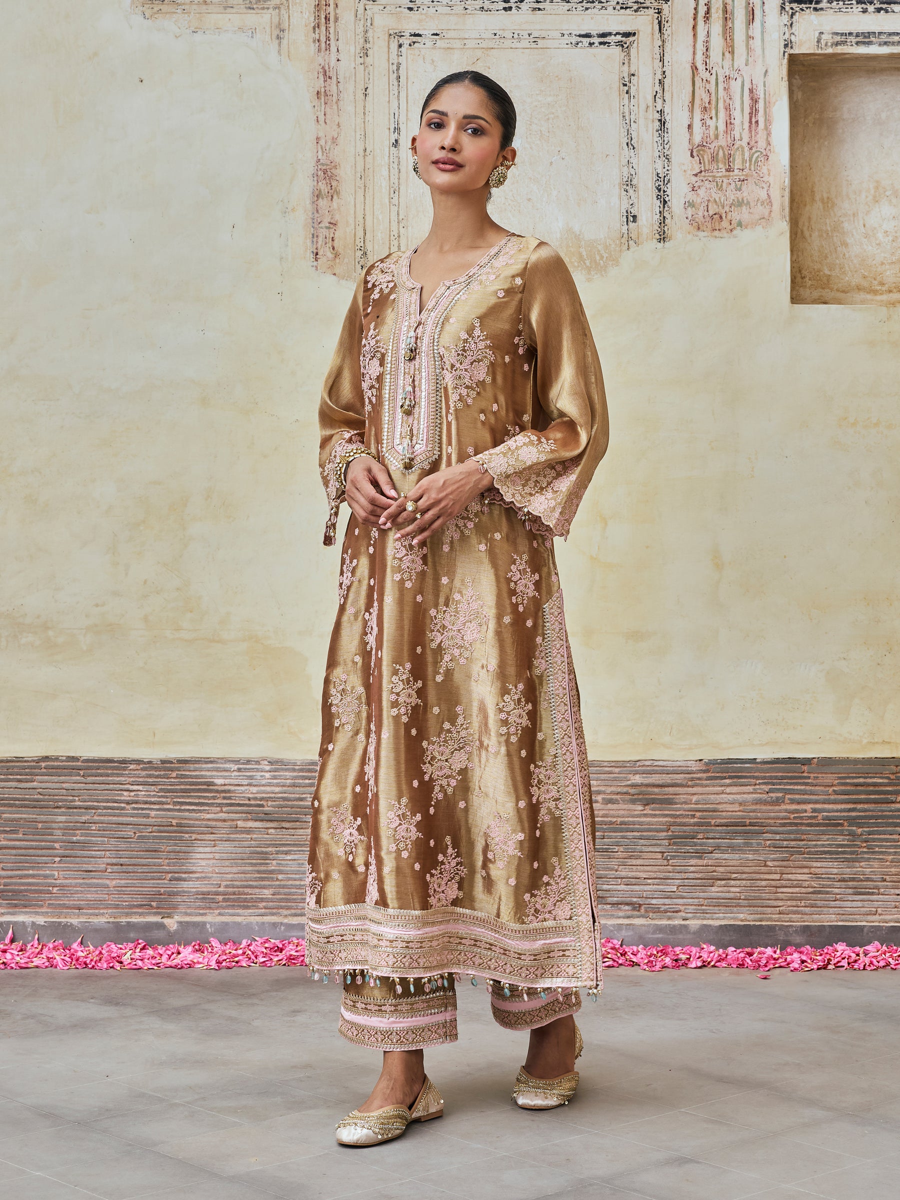 Dariya Bemberg Giraffe Brown Kurta Set