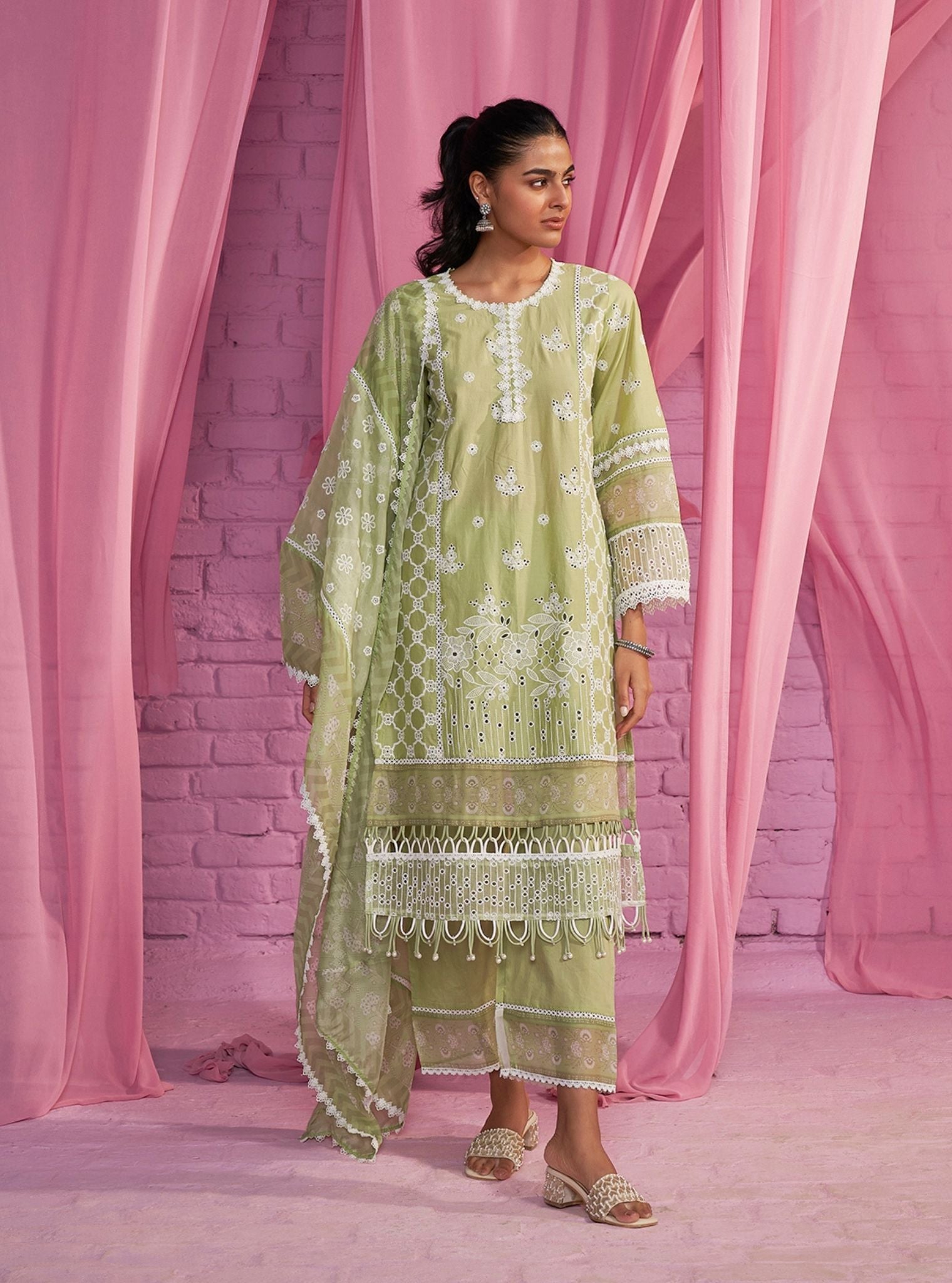 Mulmul Cotton Dhitya Light Green Kurta With Mulmul Cotton Dhitya Light Green Pant