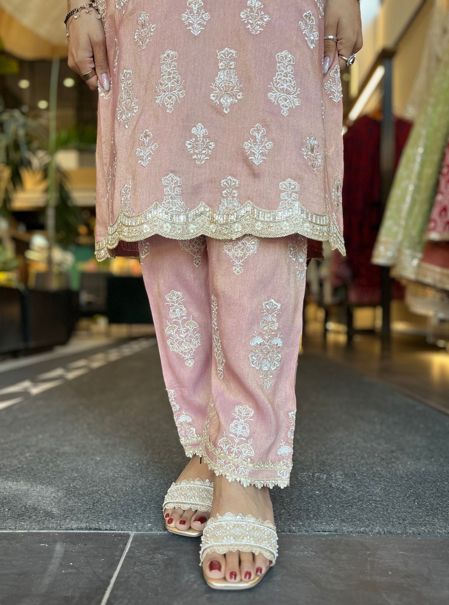 Mulmul Tissue Linen Intira Pink Kurta With Mulmul Tissue Linen Intira Pink Pant