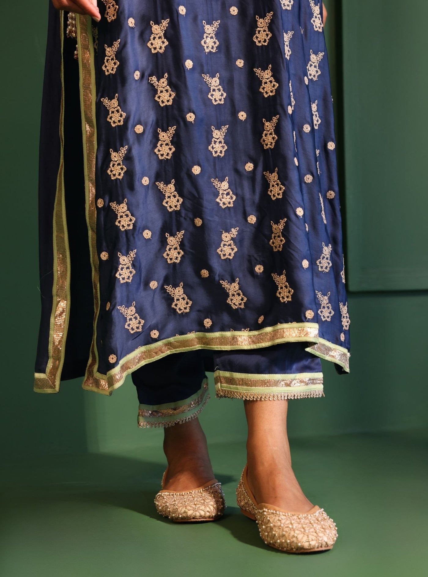Saaj Cupro Satin Navy Kurta Set