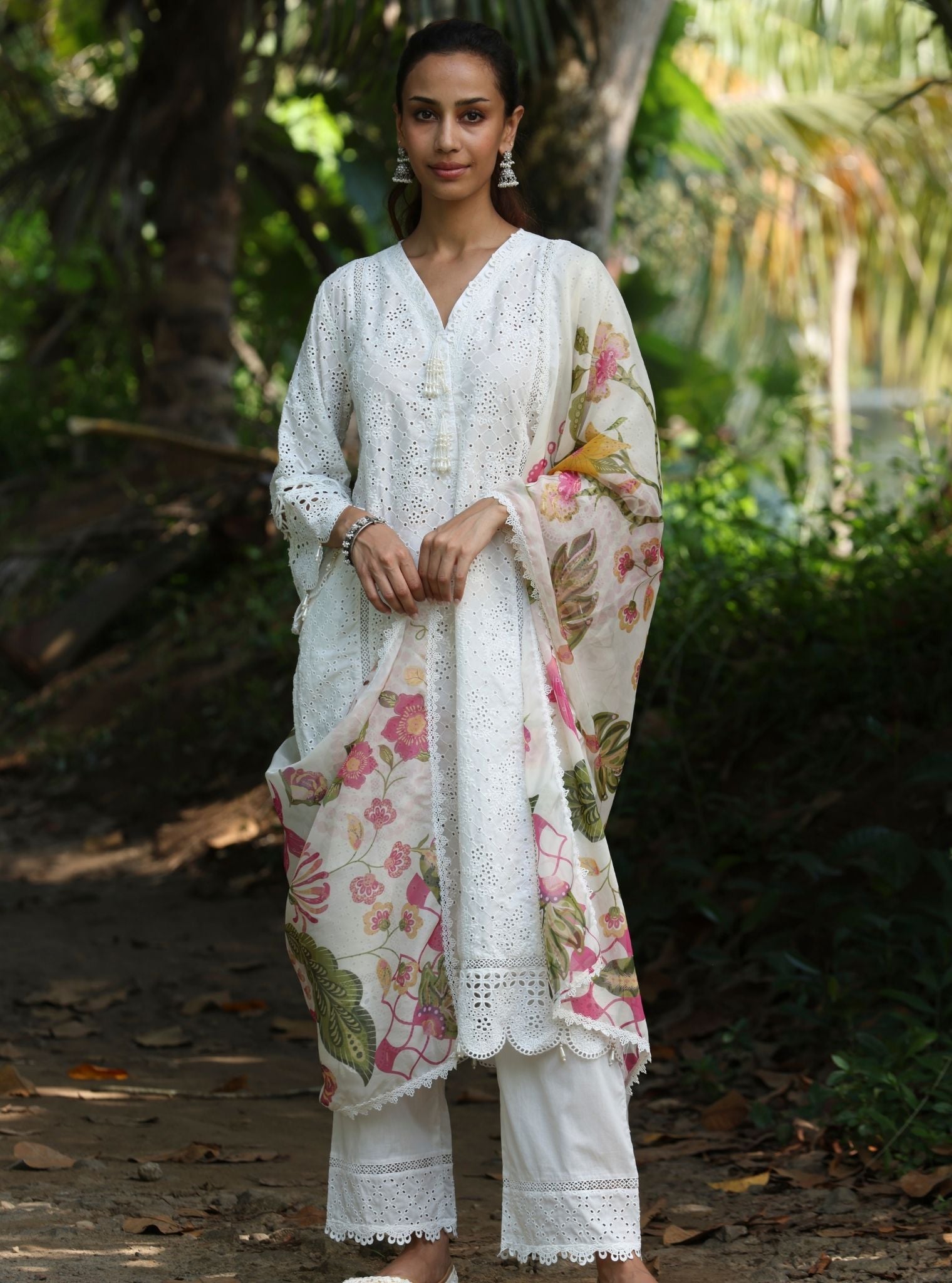 Mulmul Cotton Aaira White Kurta With Mulmul Cotton Aaira White Pant