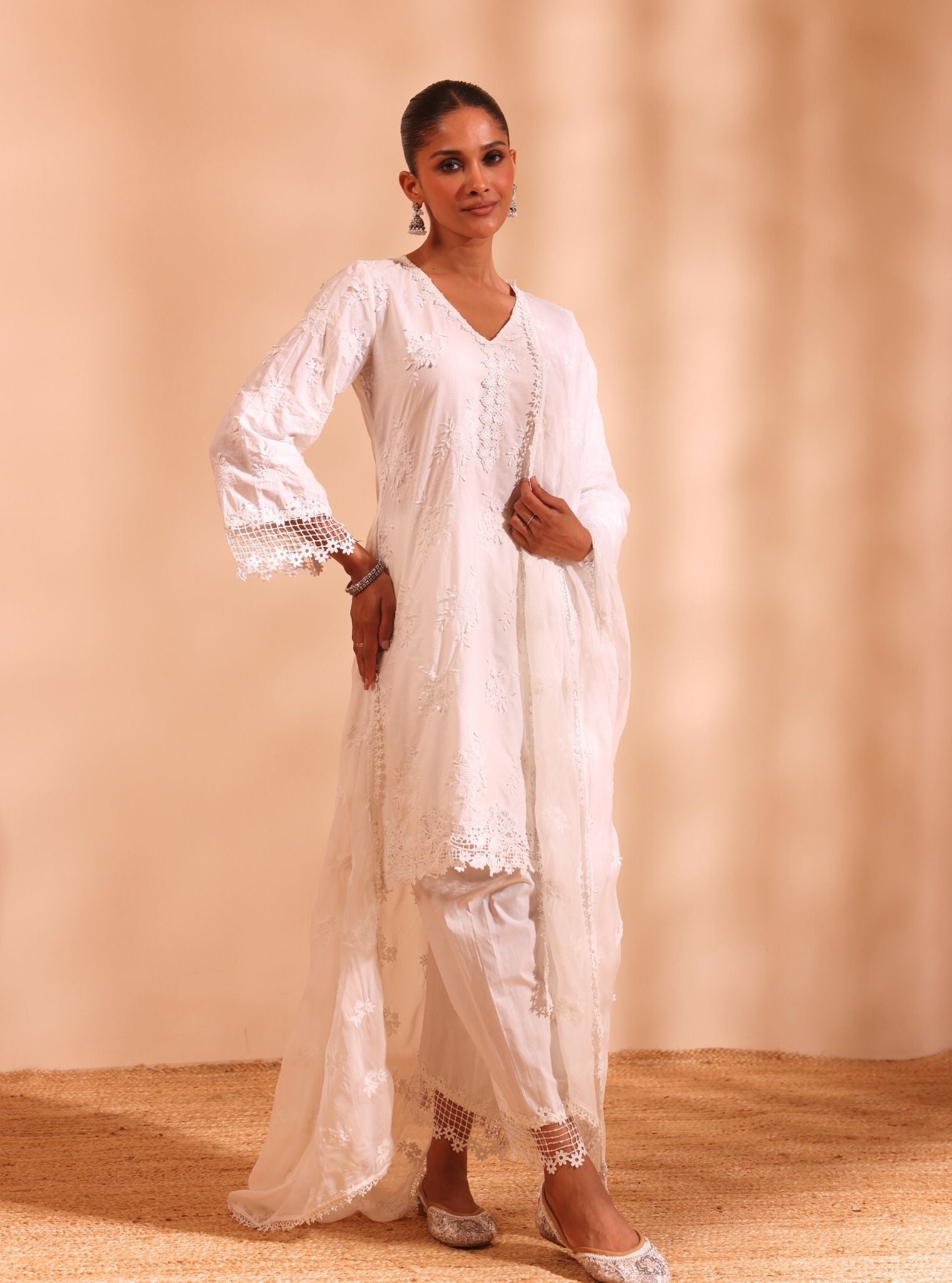 Mulmul Cotton Yamya White Kurta With Mulmul Cotton Yamya White Pant