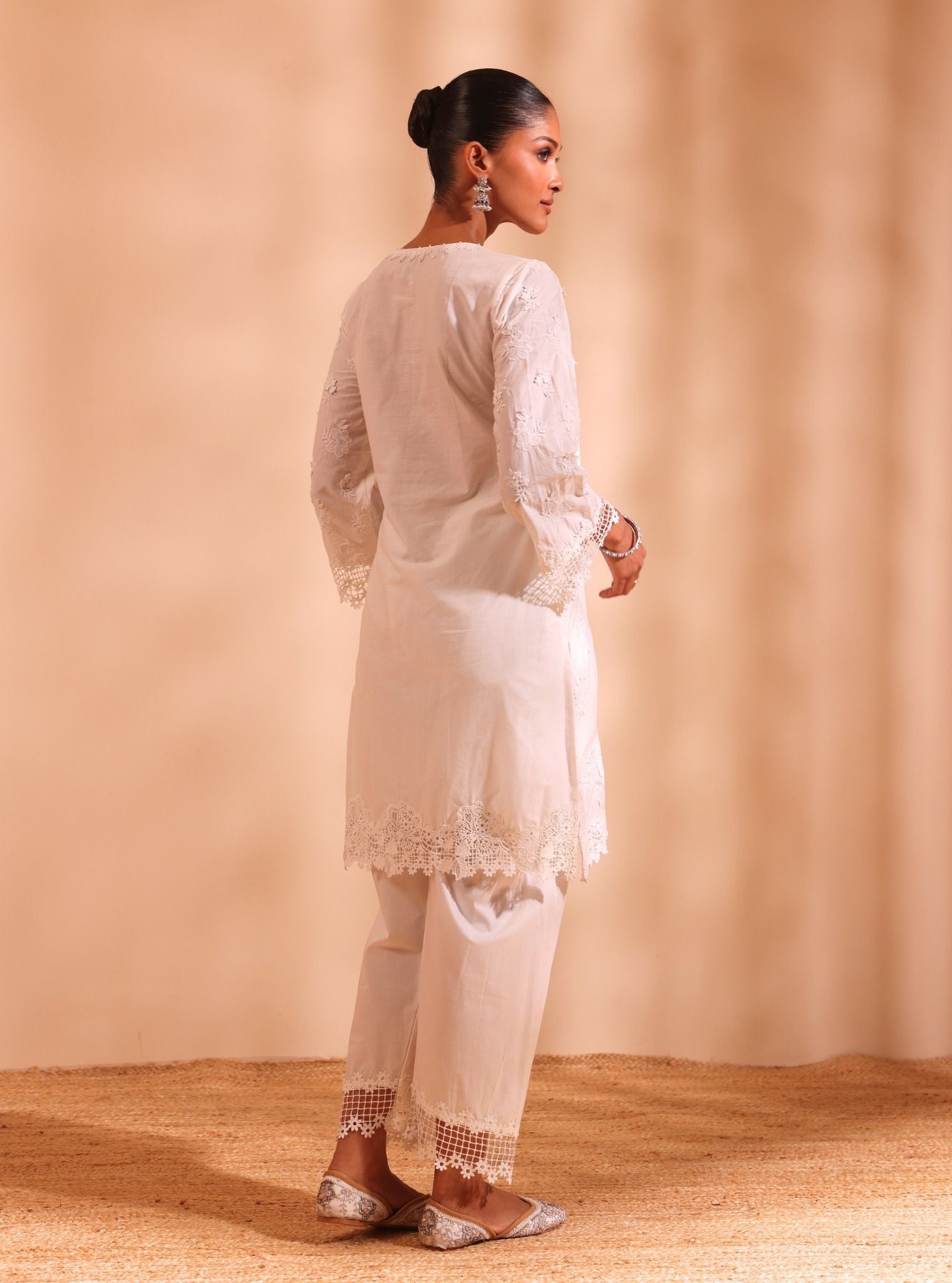 Mulmul Cotton Yamya White Kurta With Mulmul Cotton Yamya White Pant