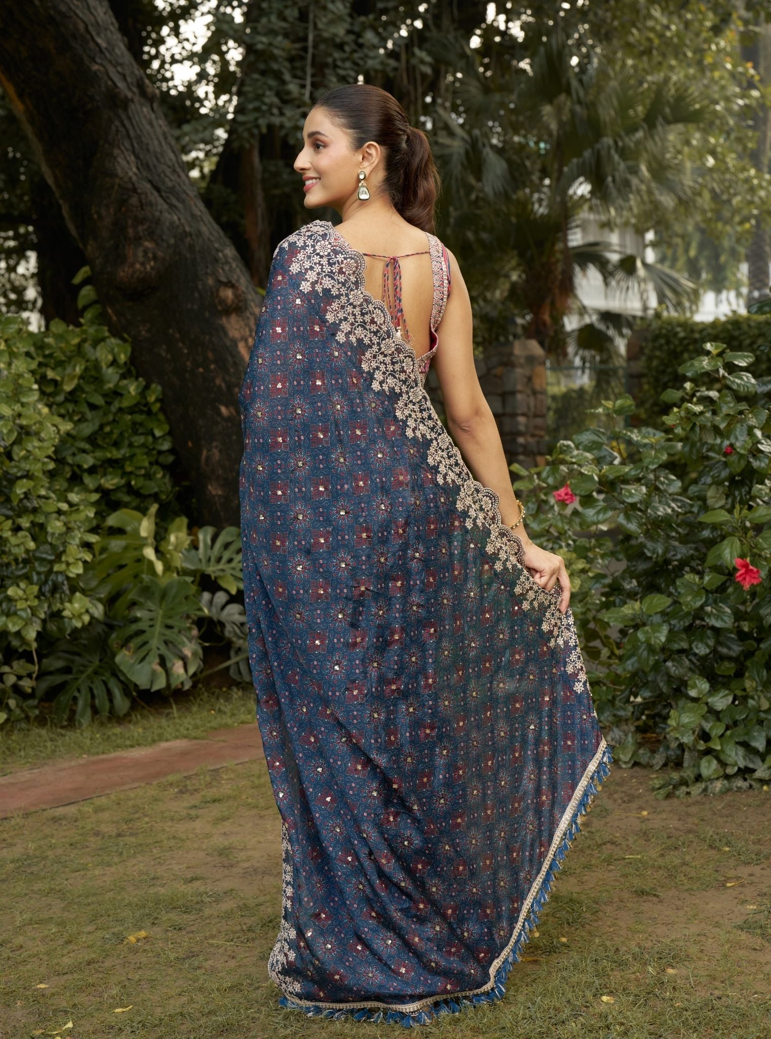 Noorani Viscose Glass Organza Navy Ajrakh Print Saree