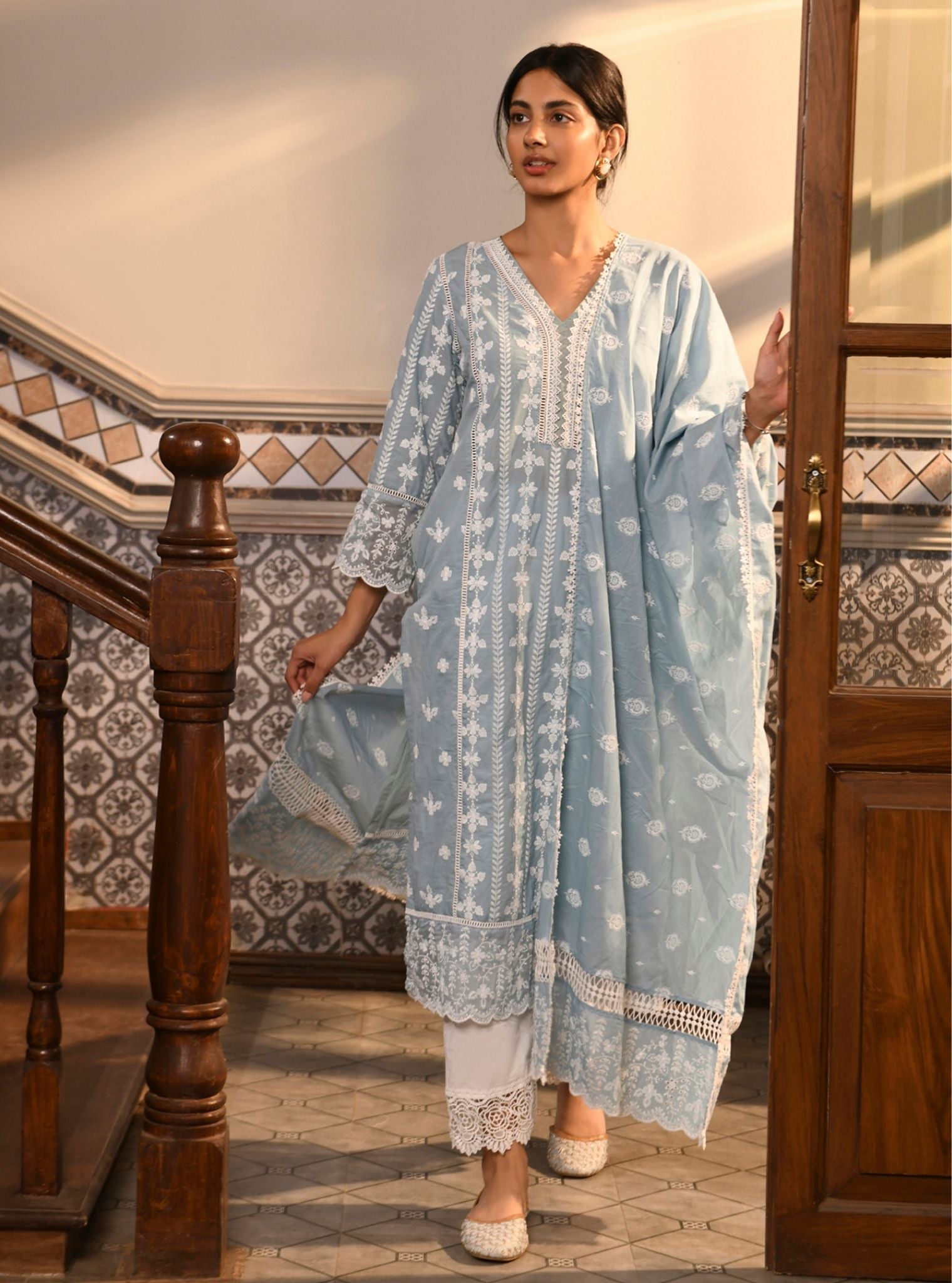 Mulmul Cotton Arpina Blue Kurta With Mulmul Cotton Floral Chemical Lace White Pant