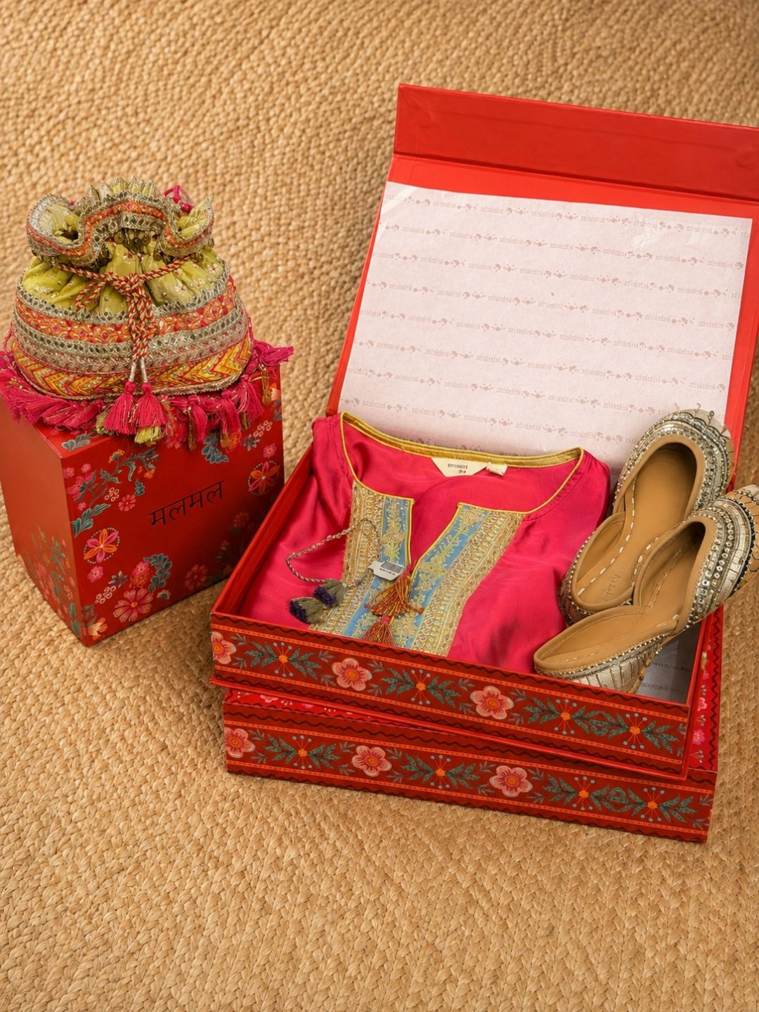 Saira Gift Box