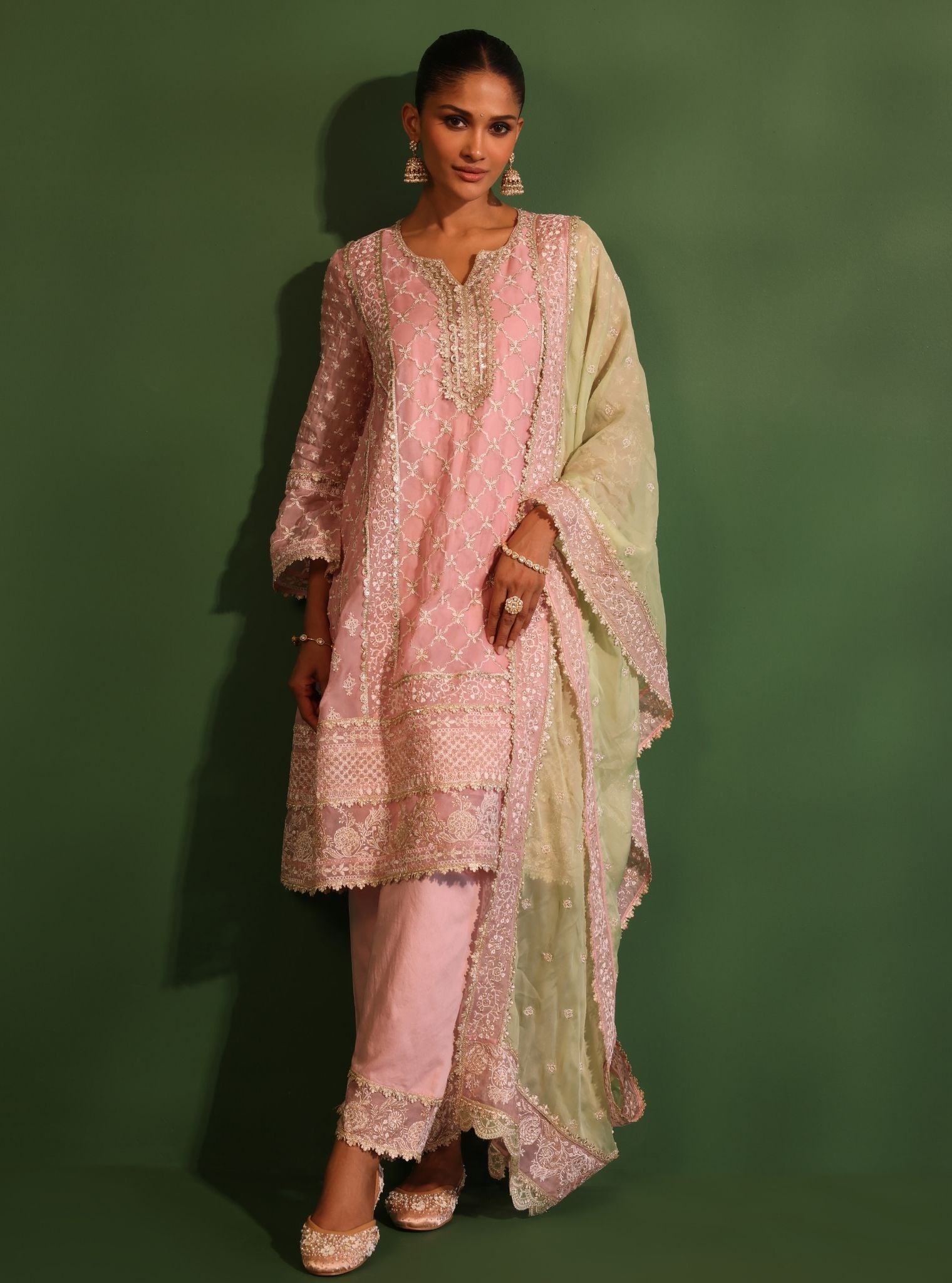 Mulmul Organza Suhana Onion Pink Kurta With Mulmul Suhana Onion Pink Pant