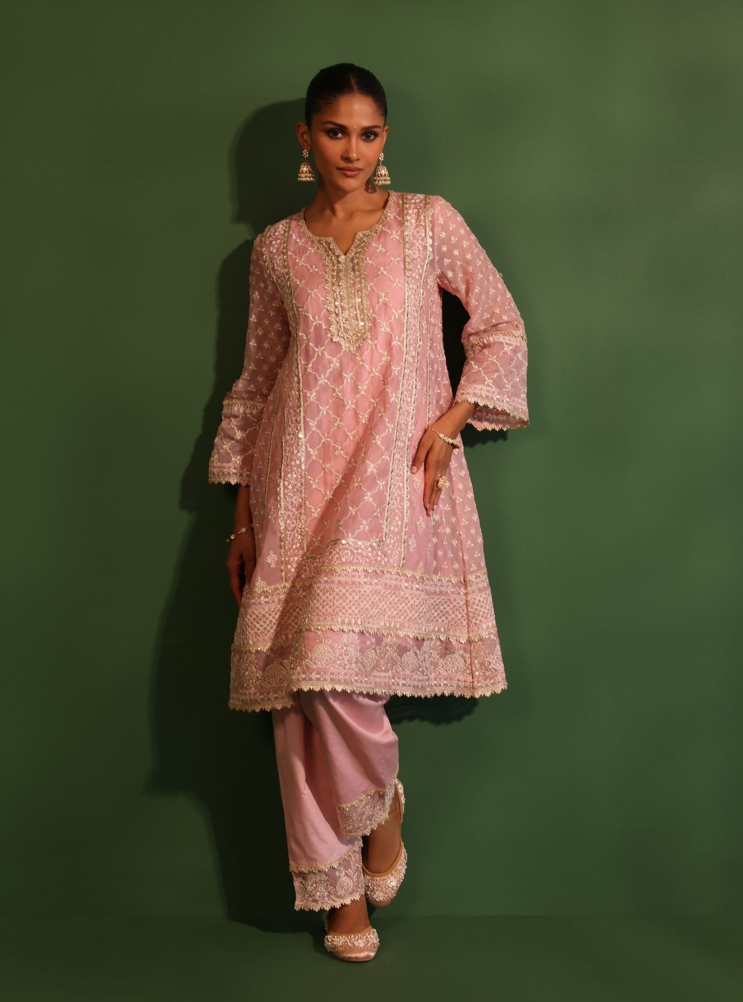 Mulmul Organza Suhana Onion Pink Kurta With Mulmul Suhana Onion Pink Pant