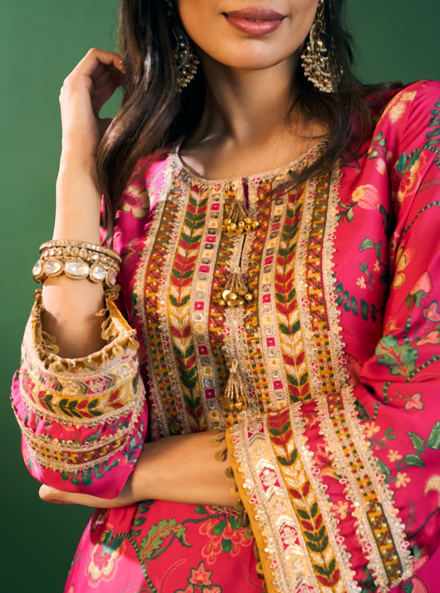 Sahi Cupro Satin Printed Fuschia Kurta Set