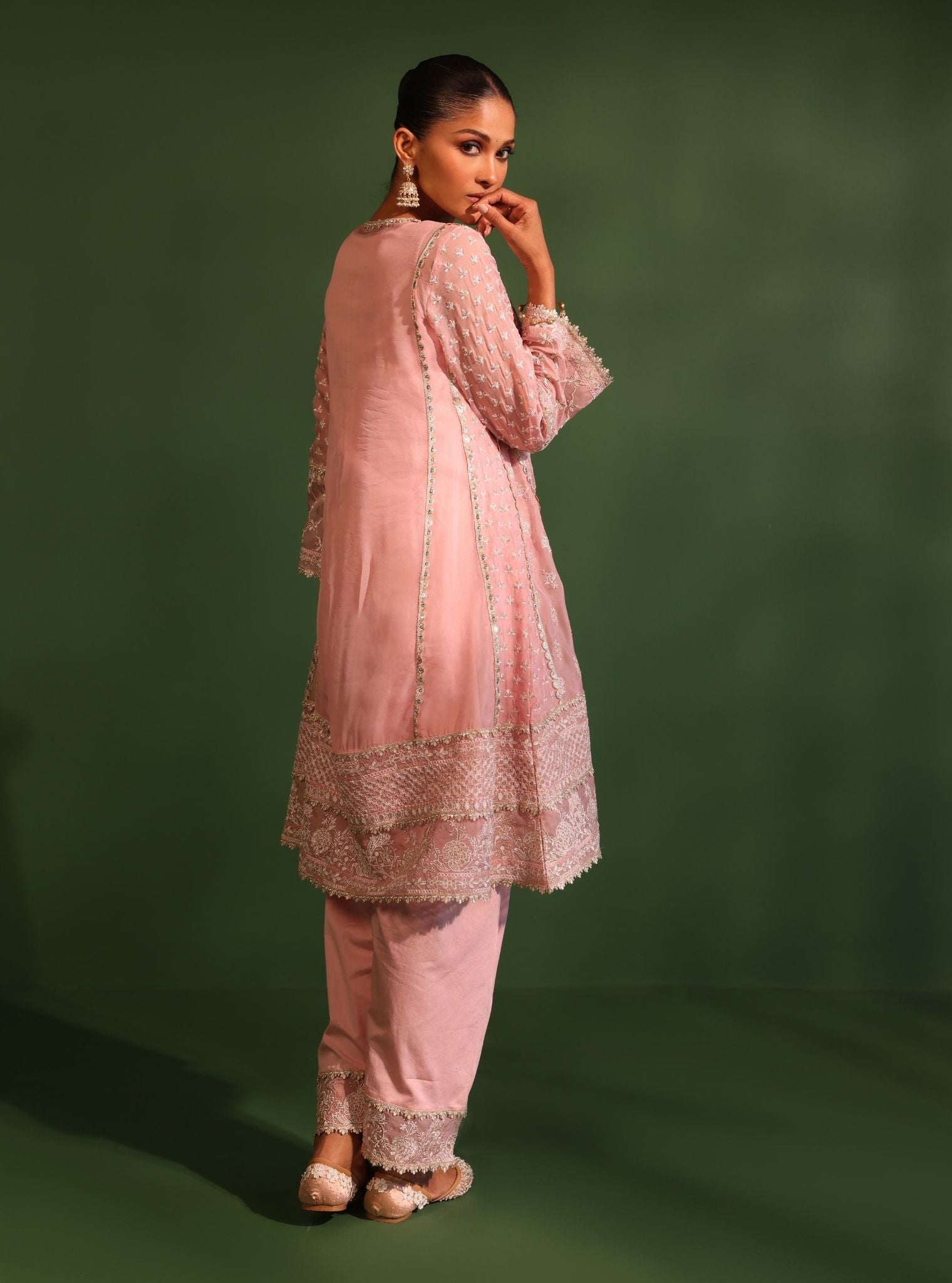 Mulmul Organza Suhana Onion Pink Kurta With Mulmul Suhana Onion Pink Pant