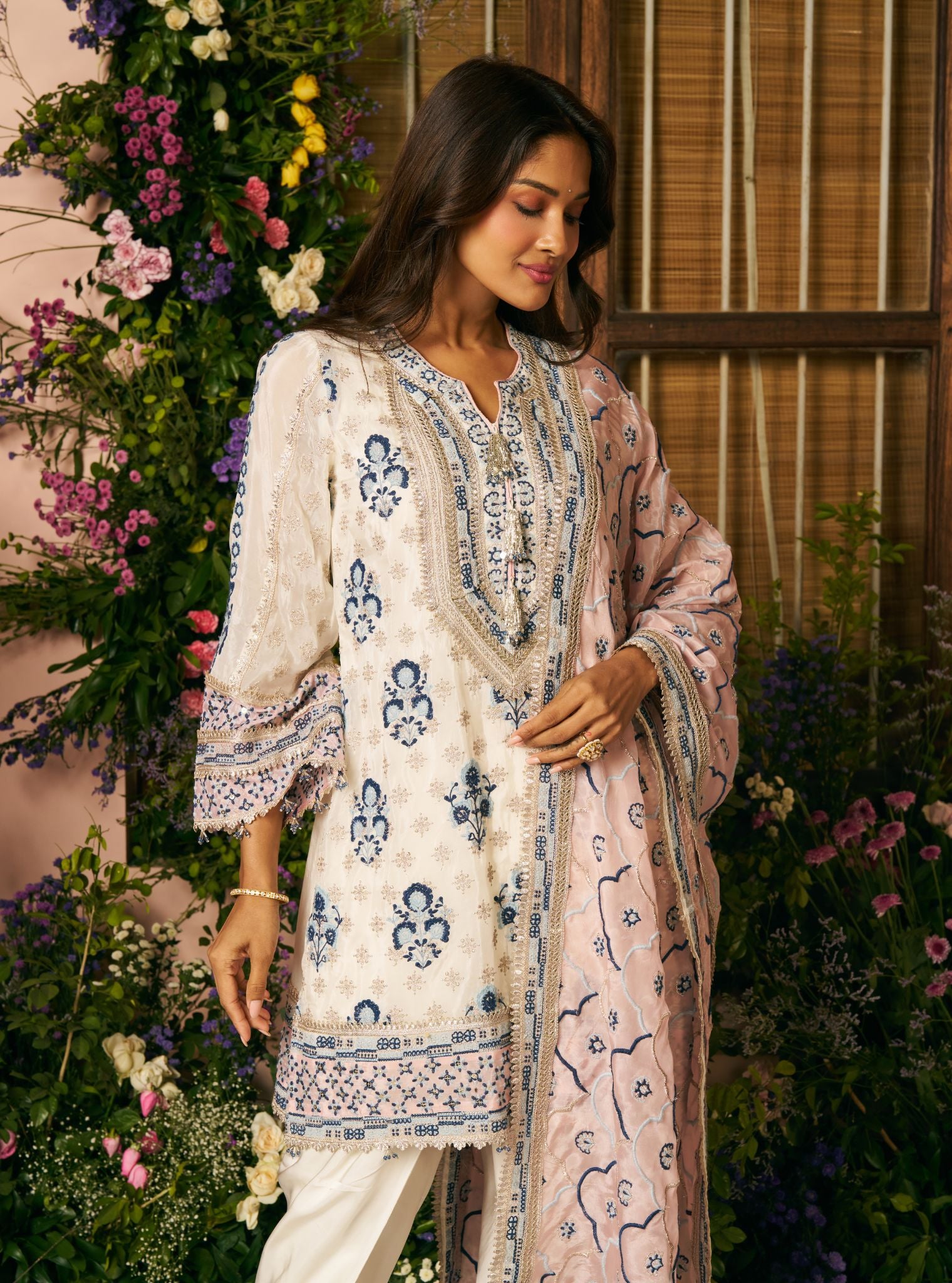 Asmi Organza Off White Kurta Set