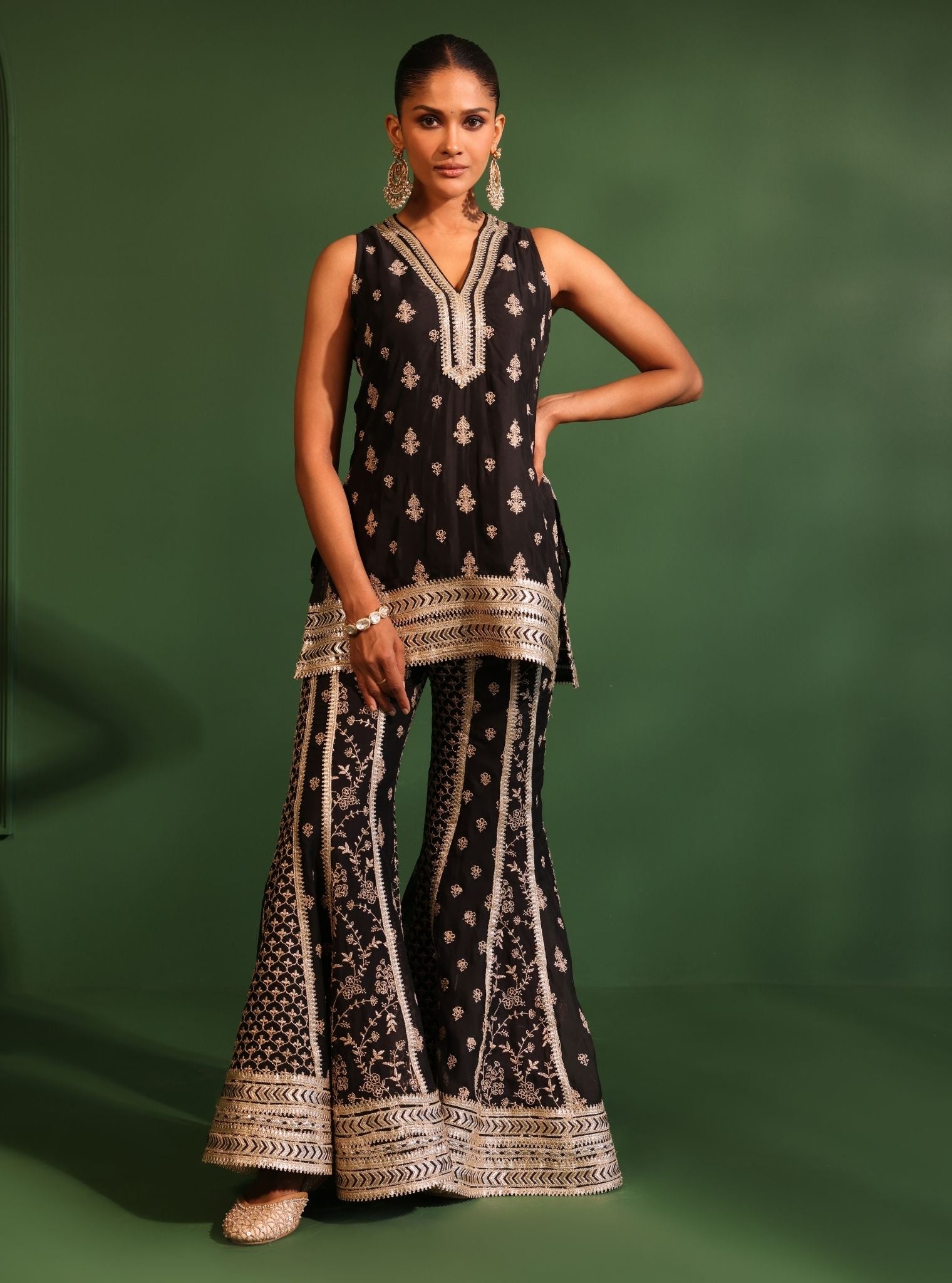 Mulmul Organza Ishq Black Kurta With Mulmul Organza Ishq Black Sharara