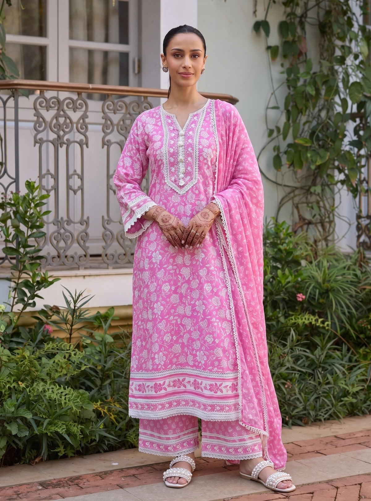 Ura Lawn Printed Pink Kurta Set