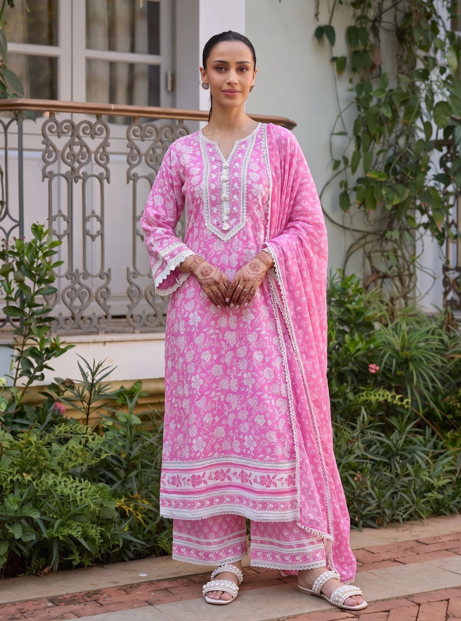 Ura Lawn Printed Pink Kurta Set