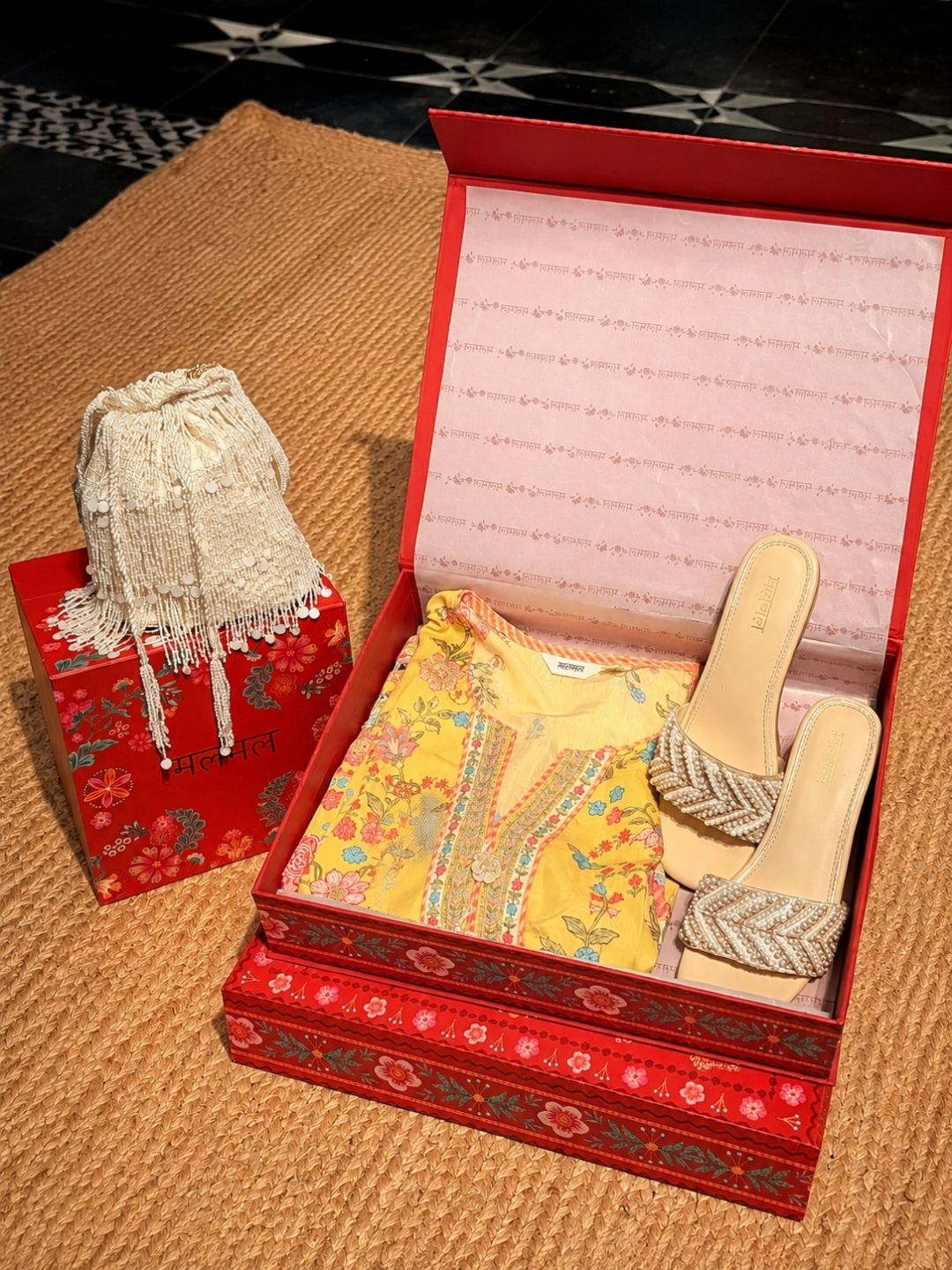 Ahaana Gift box