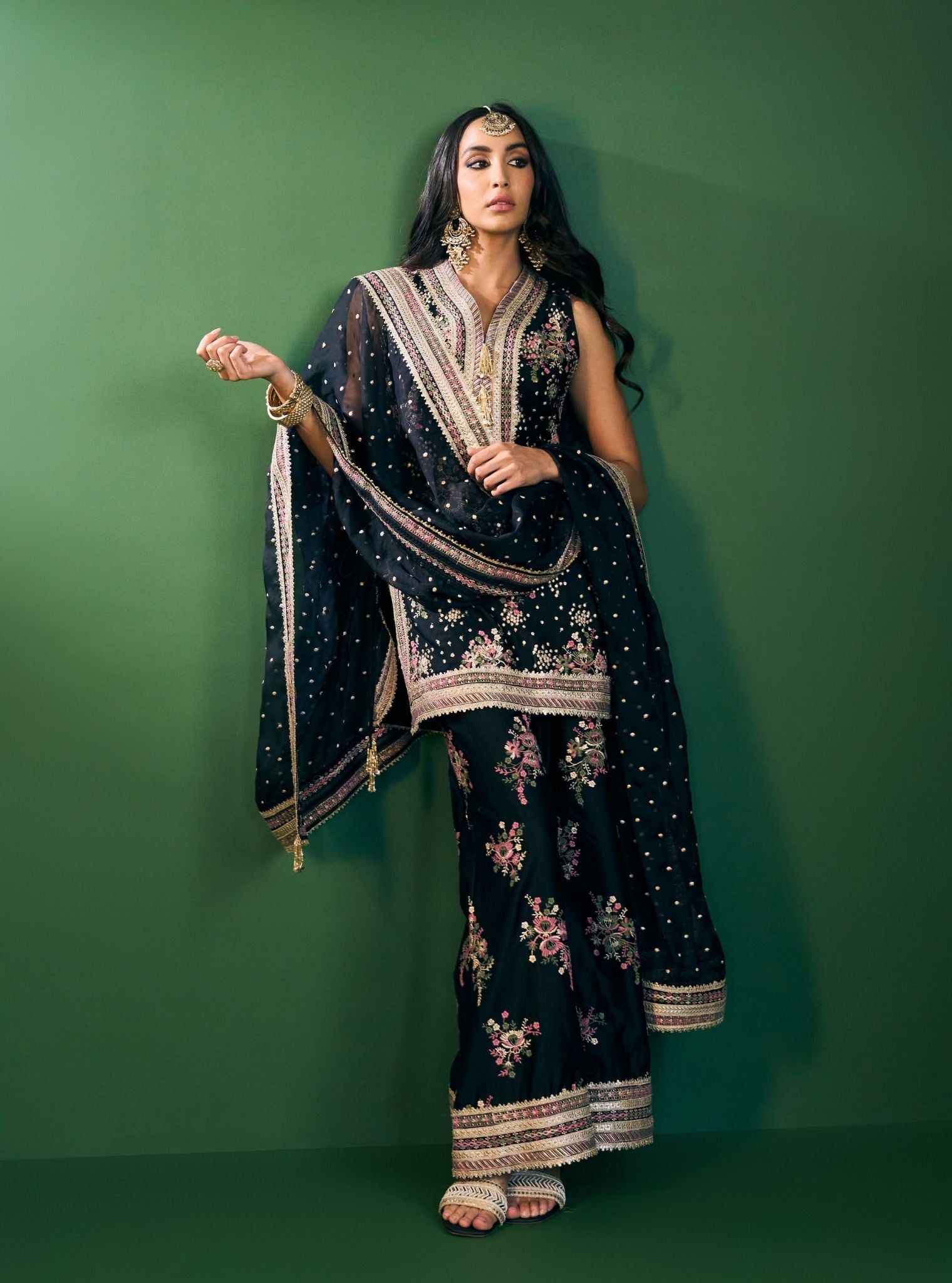 Mulmul Organza Lami Black Dupatta