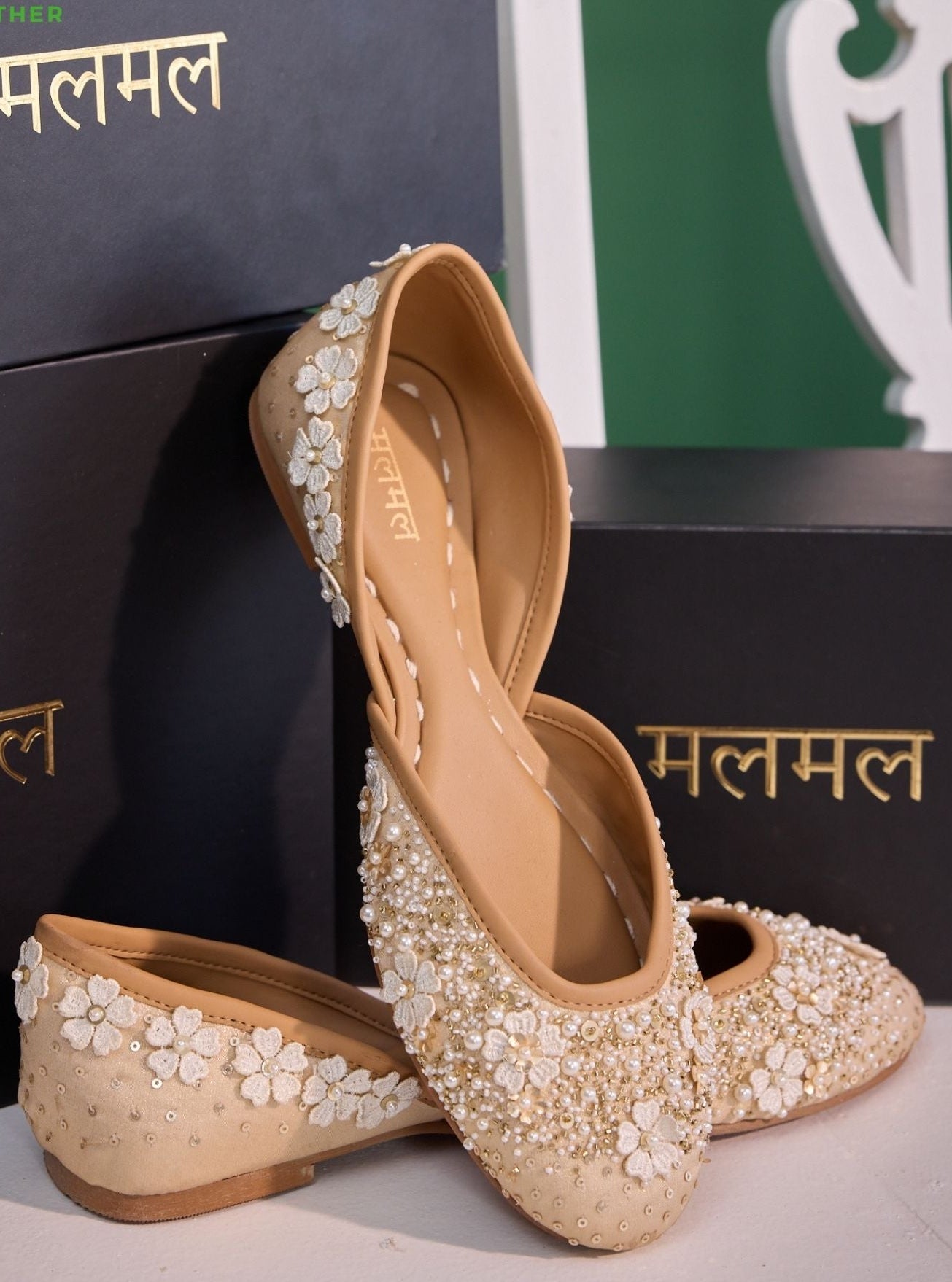 Eshaal Gold Vegan Jutti