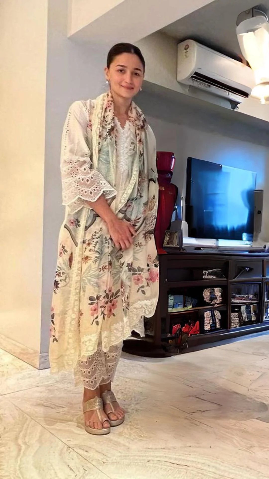 Mulmul Pima Vachi Off White Kurta with Mulmul Pima Vachi Off White Pant