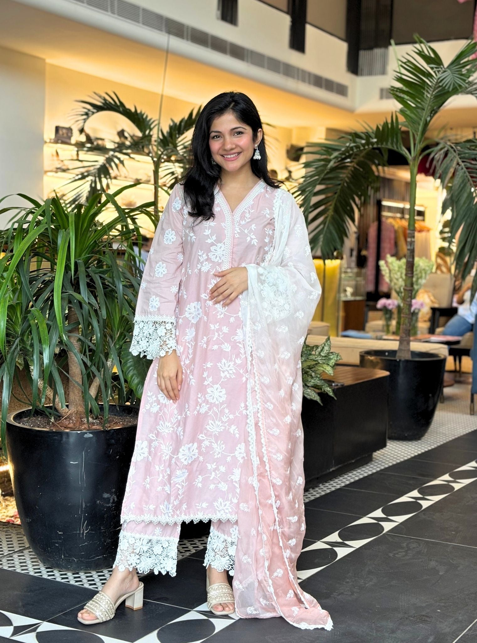 Mulmul Cotton Roli Dusty Pink Kurta With Mulmul Cotton Dusty Pink Peach Pant