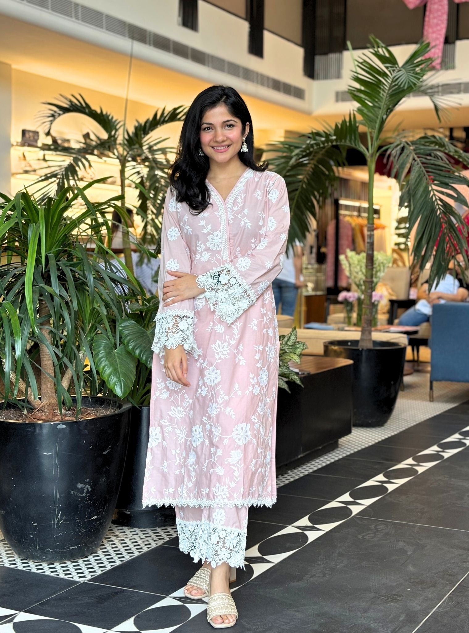 Mulmul Cotton Roli Dusty Pink Kurta With Mulmul Cotton Dusty Pink Peach Pant