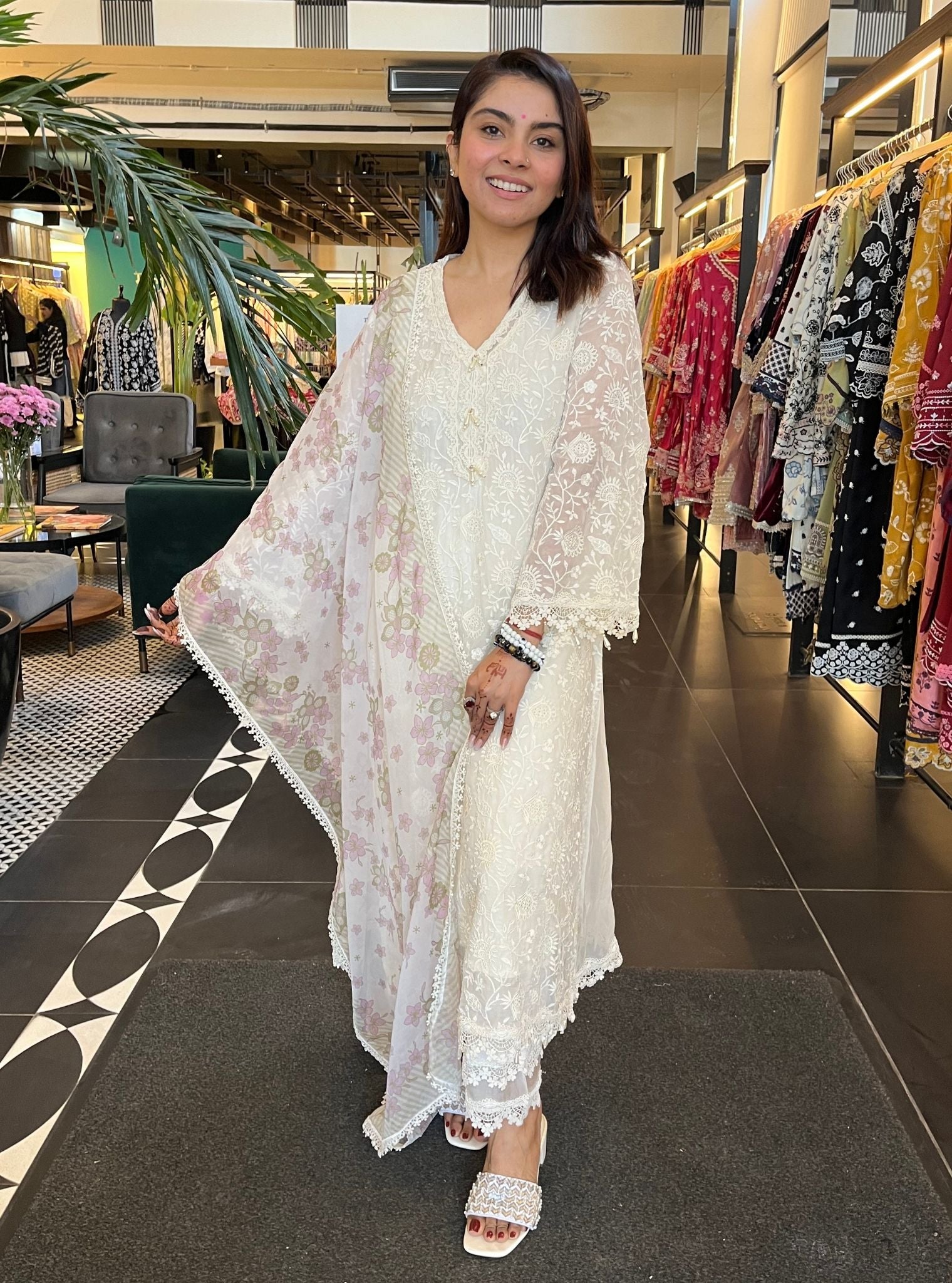 Mulmul Organza Hillary Off White Kurta With Mulmul Cotton Hillary Off White Pant