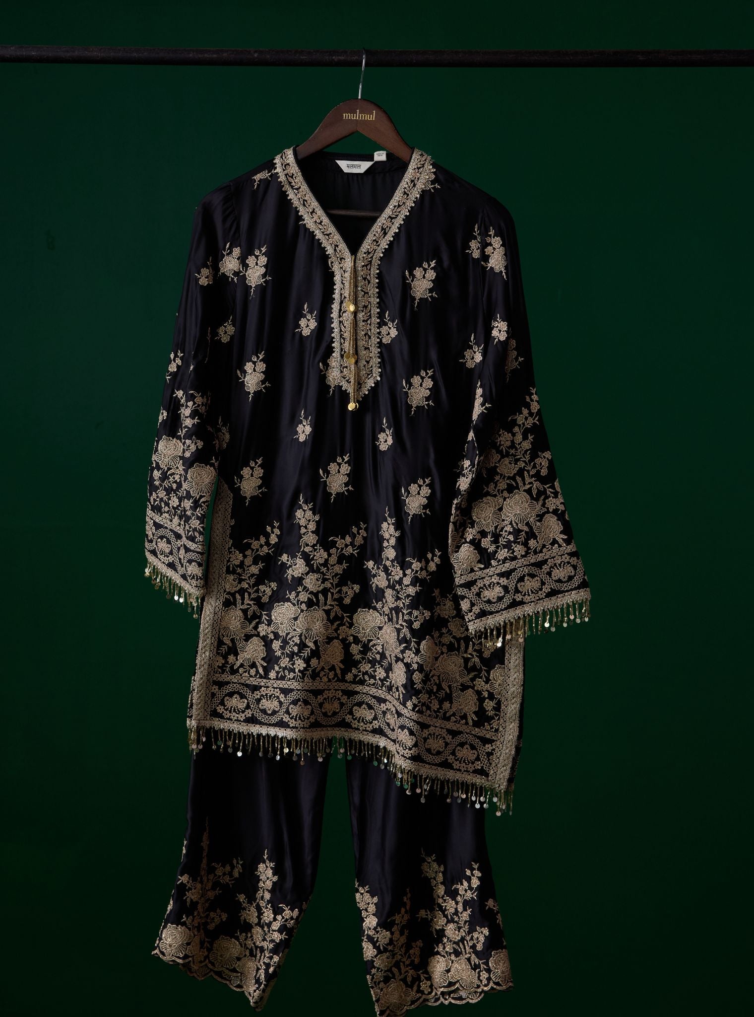 Saaj Cupro Satin Black Kurta Set