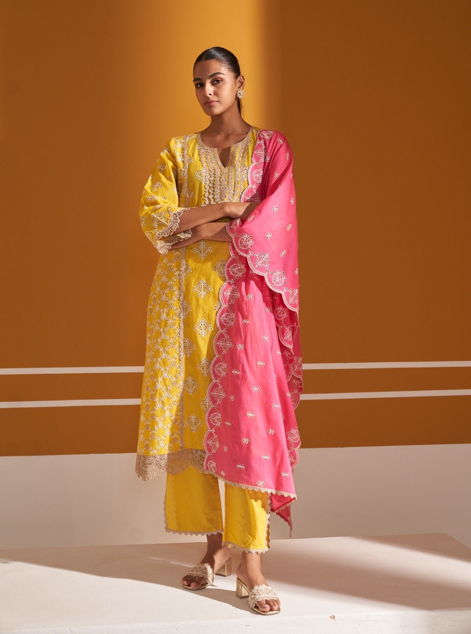 Mulmul Cotton Itsara Yellow Kurta With Mulmul Cotton Itsara Yellow Pant