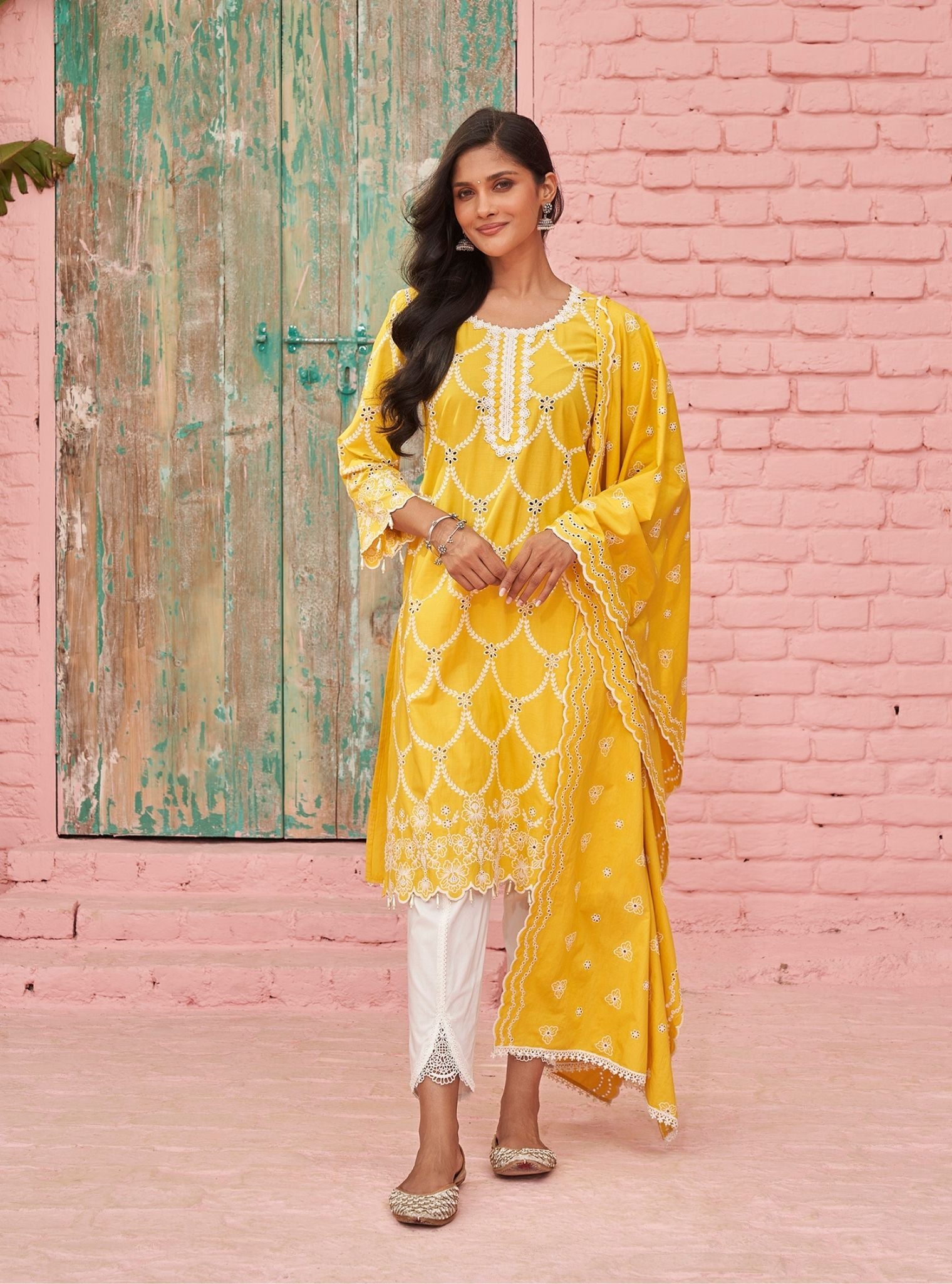 Mulmul Cotton Aashay Yellow Kurta With Mulmul Cotton Aashvi White Pant