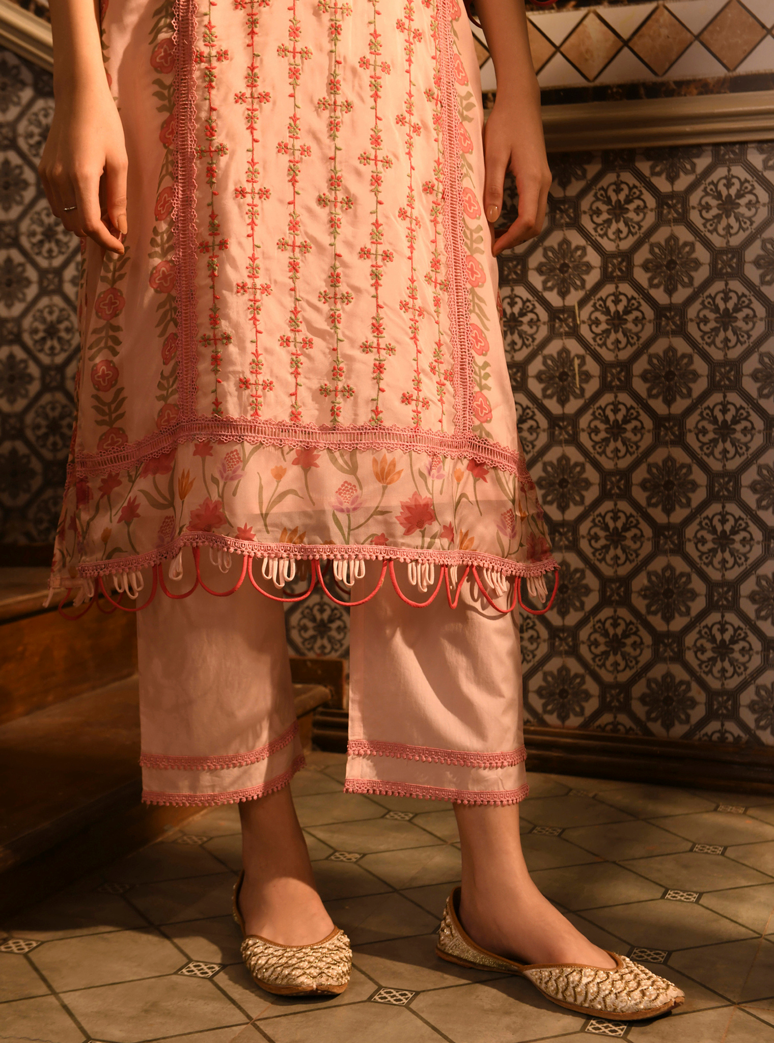 Mulmul Organza Padmini Pink Kurta With Mulmul Cotton Padmini Pink Pant