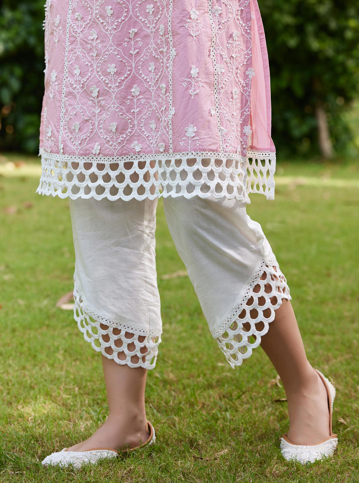 Mulmul Cotton Kainat Pink Kurta with Mulmul Cotton Naksh White Pant