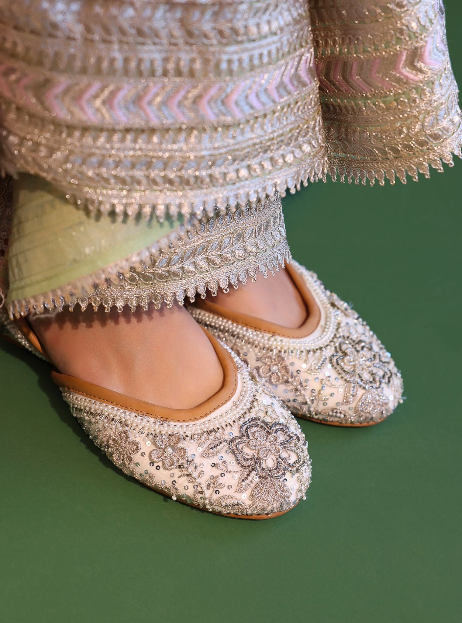 Mumul Swarna Silver Vegan Jutti
