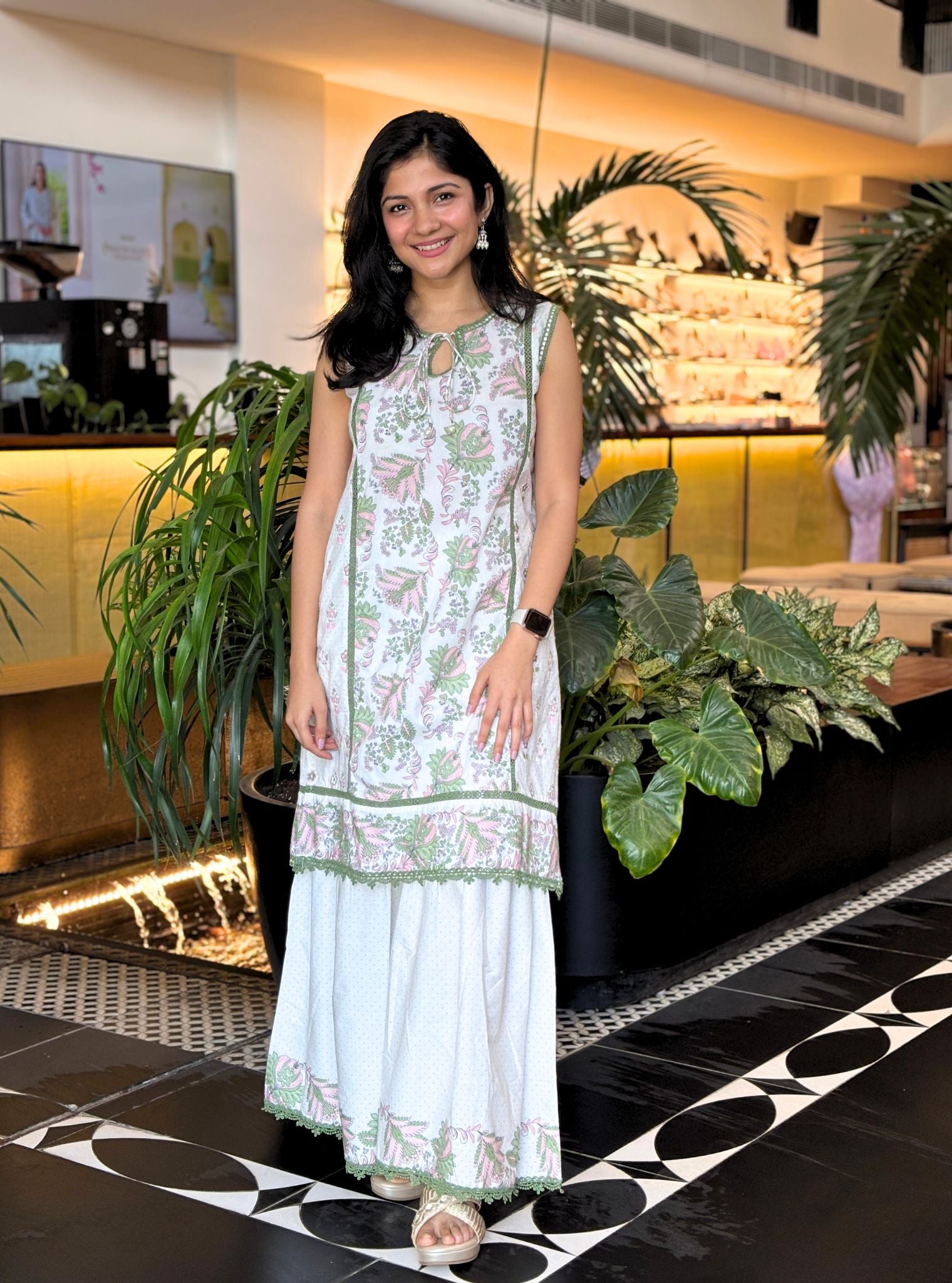 Mulmul Cotton Sakura Green Kurta With Mulmul Cotton Sakura Green Pant