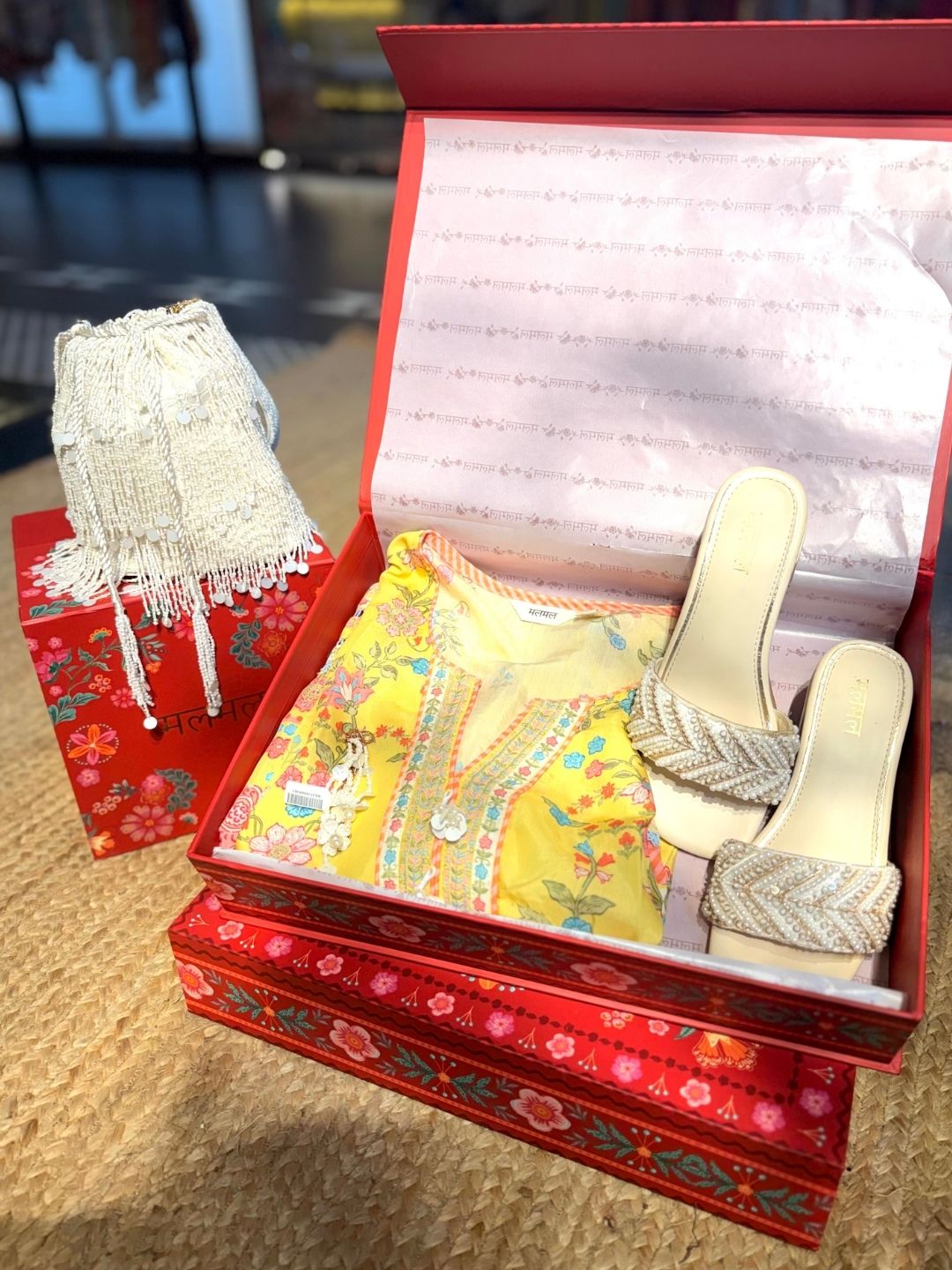Ahaana Gift box