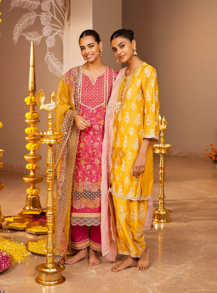 Mulmul Supima Cotton Aavya Fuschia Dupatta